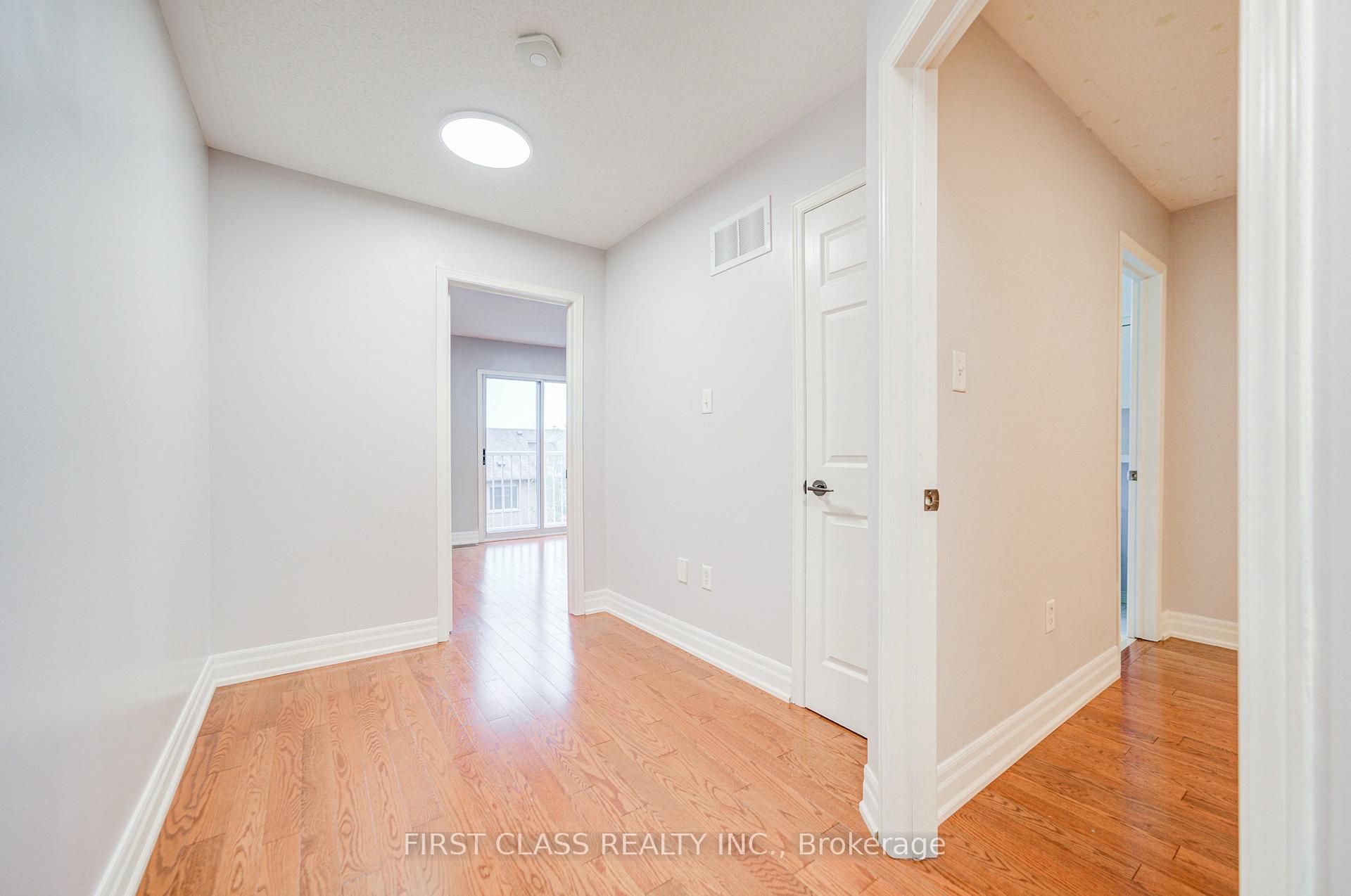 Photo 30 of 216 Zokol Drive, Aurora, Bayview Northeast — HOMEH