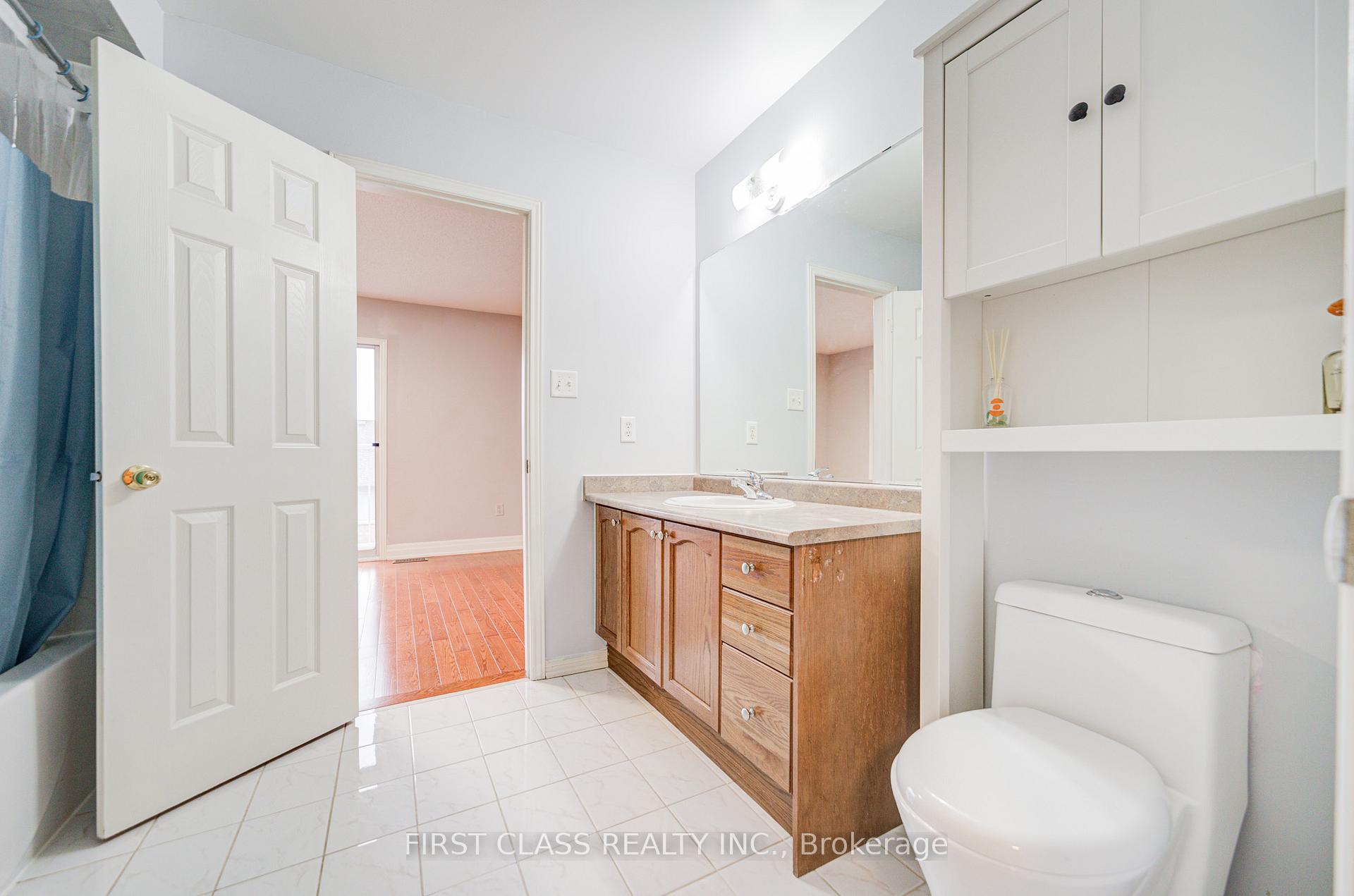Photo 34 of 216 Zokol Drive, Aurora, Bayview Northeast — HOMEH