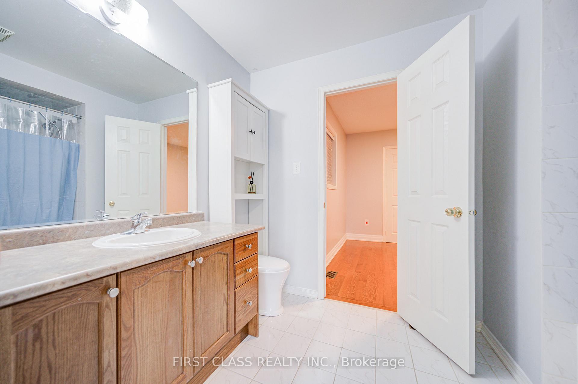 Photo 38 of 216 Zokol Drive, Aurora, Bayview Northeast — HOMEH