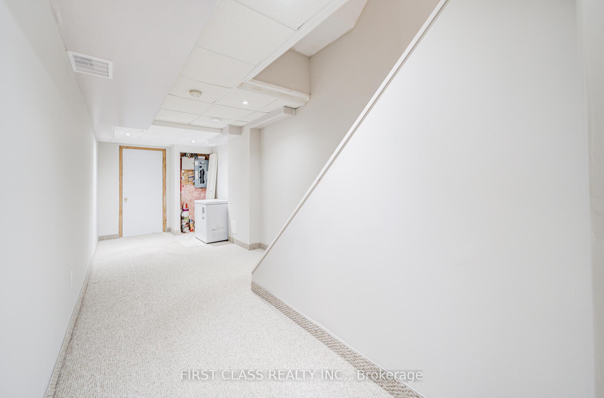Photo 42 of 216 Zokol Drive, Aurora, Bayview Northeast — HOMEH
