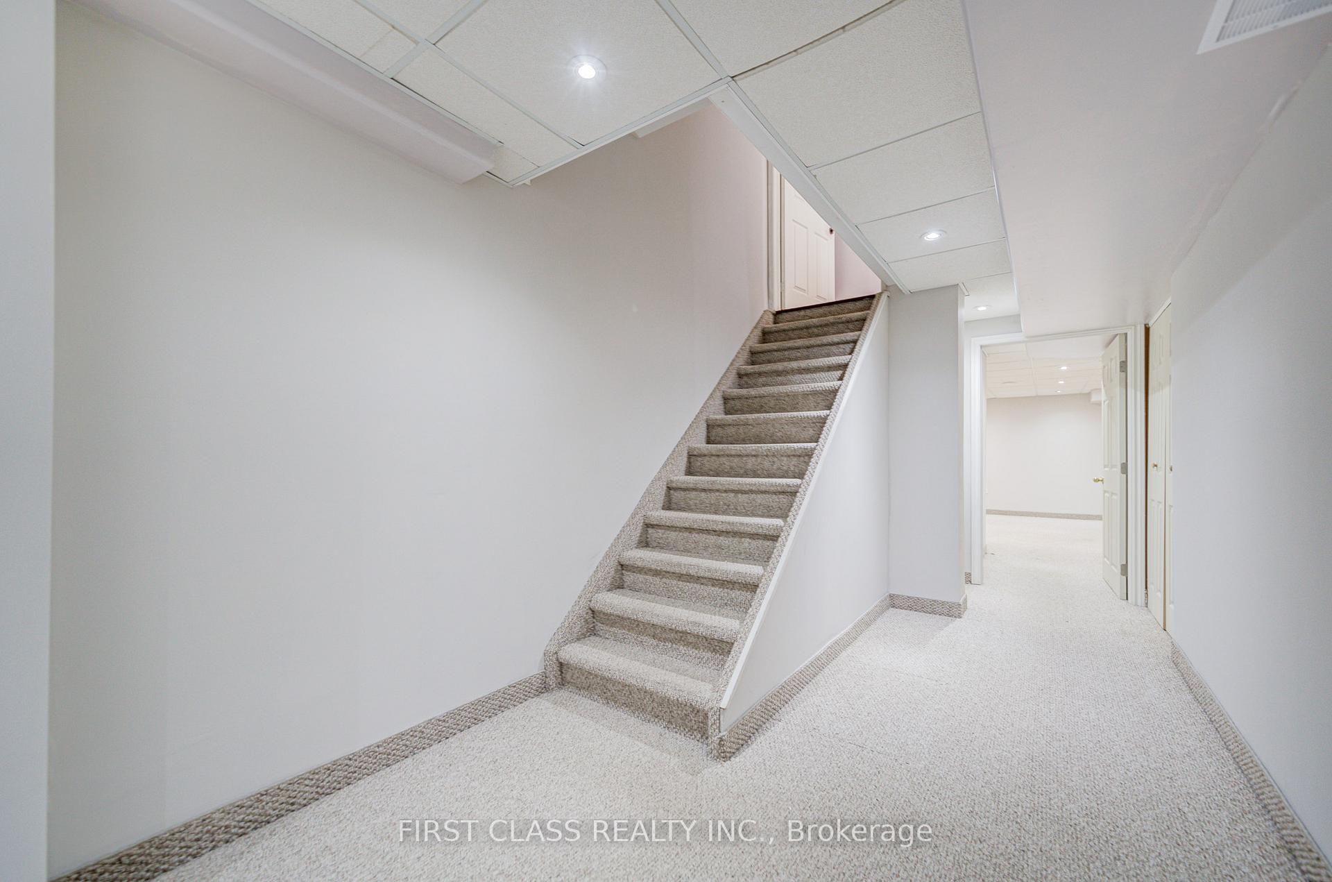 Photo 40 of 216 Zokol Drive, Aurora, Bayview Northeast — HOMEH