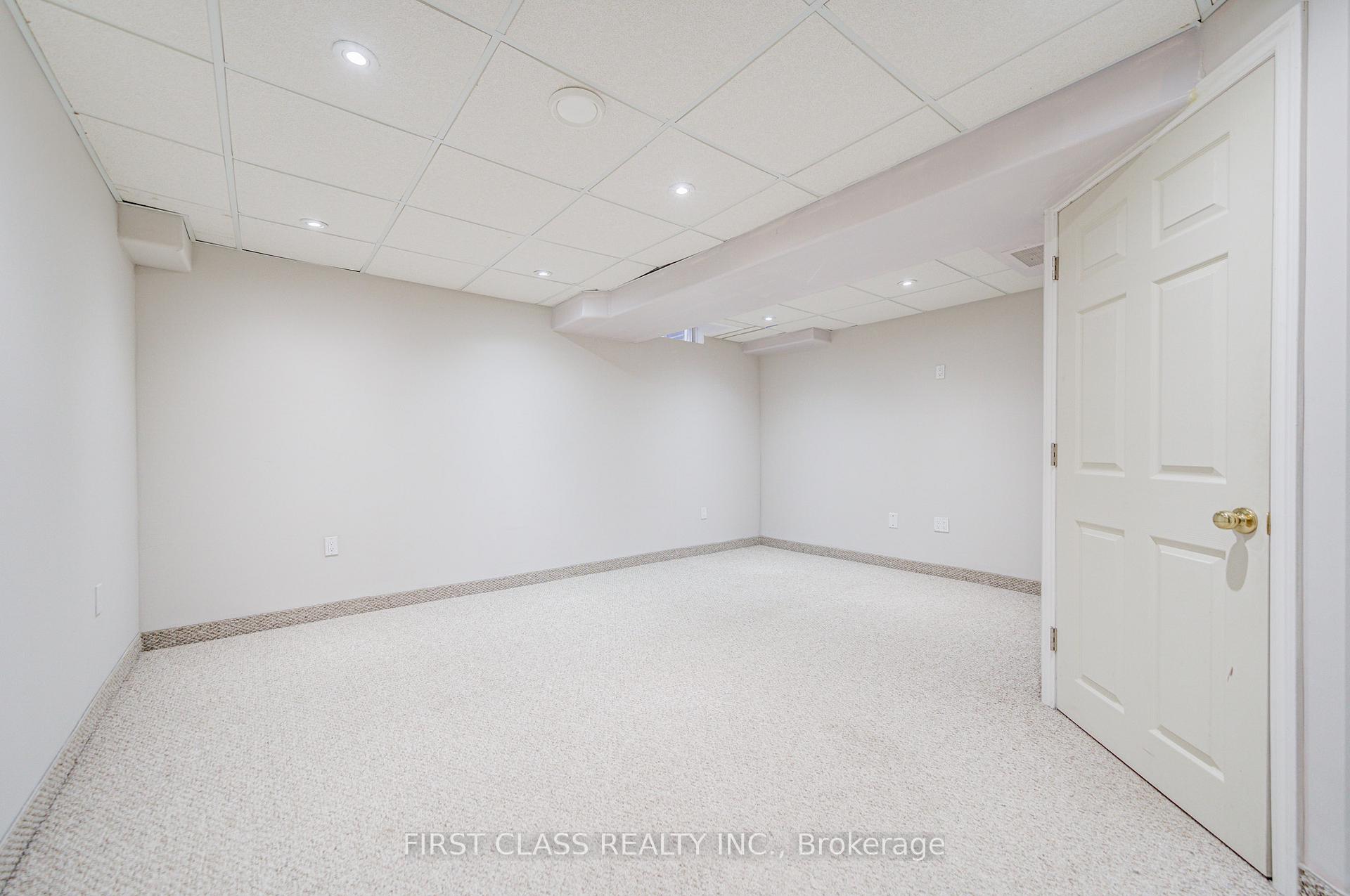 Photo 41 of 216 Zokol Drive, Aurora, Bayview Northeast — HOMEH