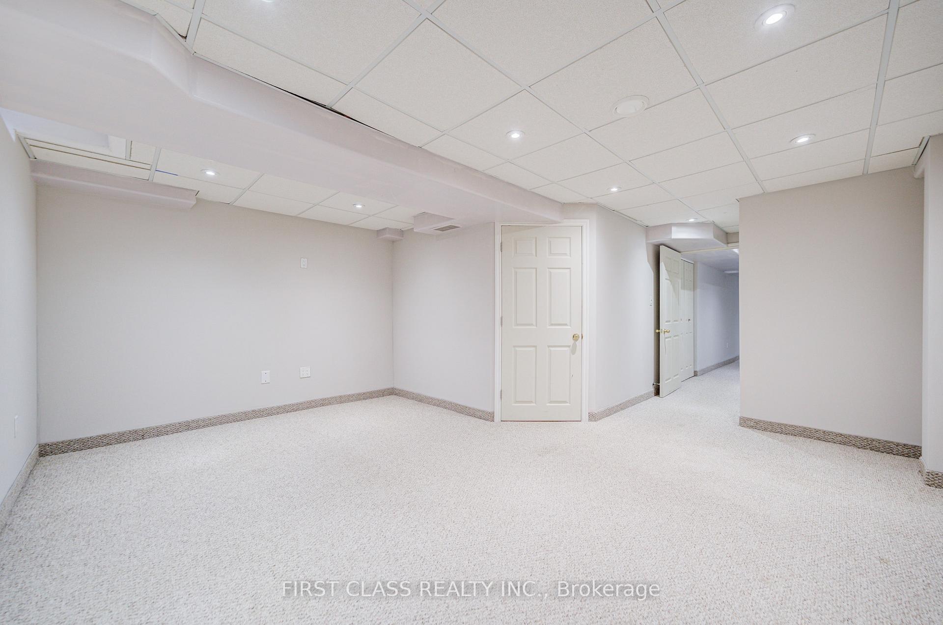 Photo 43 of 216 Zokol Drive, Aurora, Bayview Northeast — HOMEH