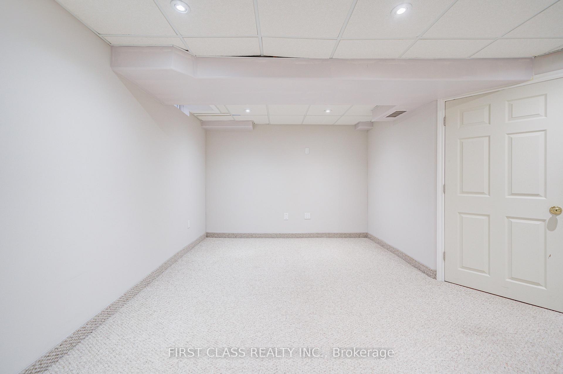 Photo 44 of 216 Zokol Drive, Aurora, Bayview Northeast — HOMEH