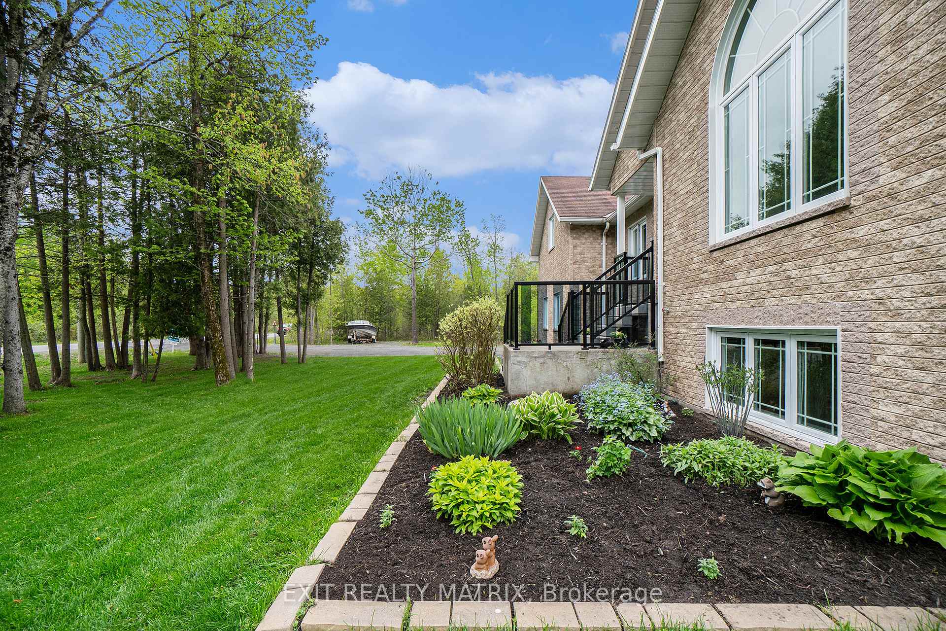 Photo 4 of 7385 Little Deer Walk, Ottawa, Osgoode Twp North of Reg Rd 6 — HOMEH