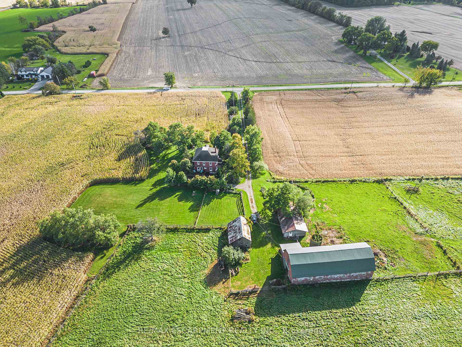 Photo 3 of Unit 1, 7265 Range Road, Grimsby, Grimsby Escarpment — HOMEH