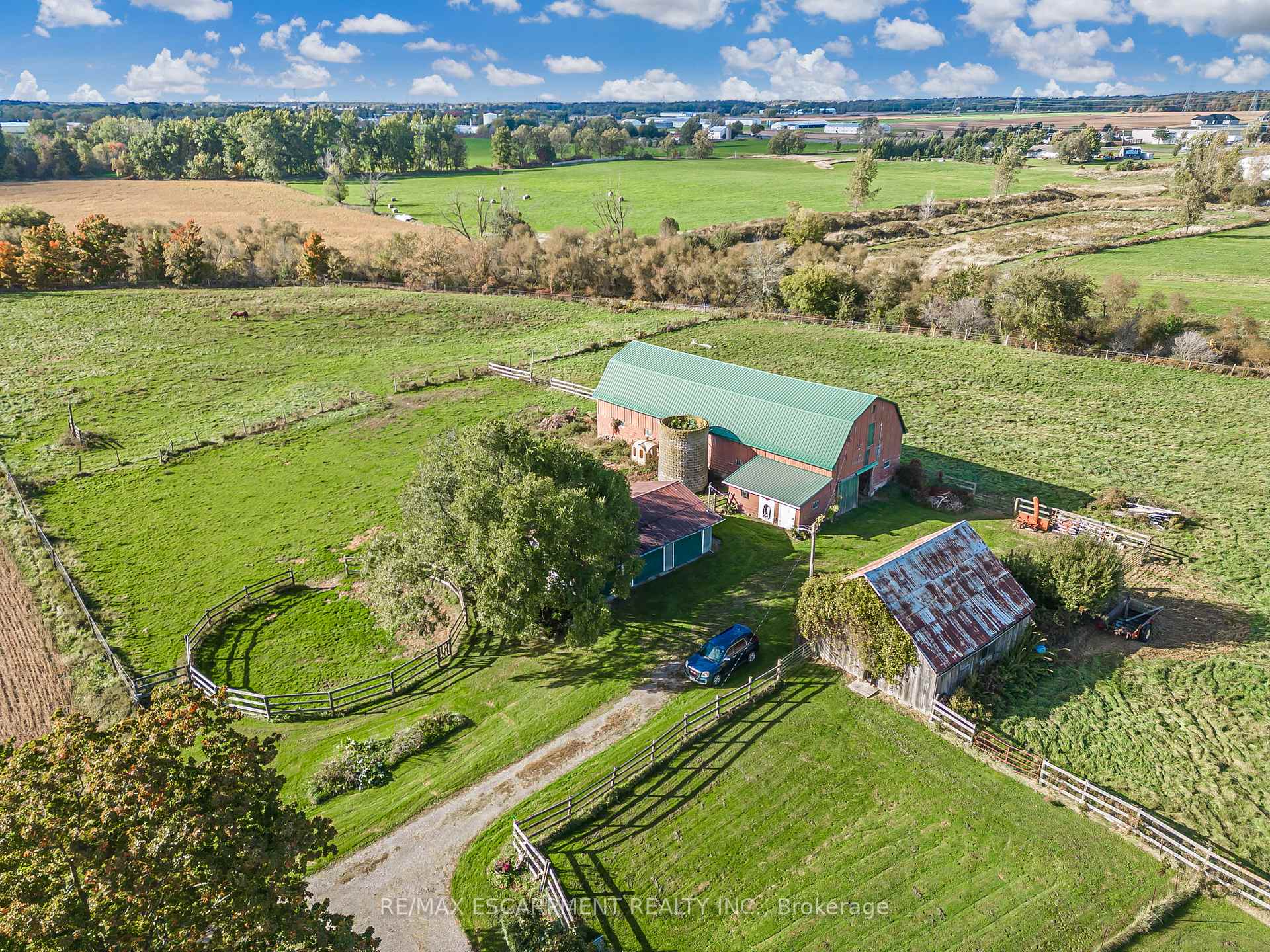 Photo 4 of Unit 1, 7265 Range Road, Grimsby, Grimsby Escarpment — HOMEH