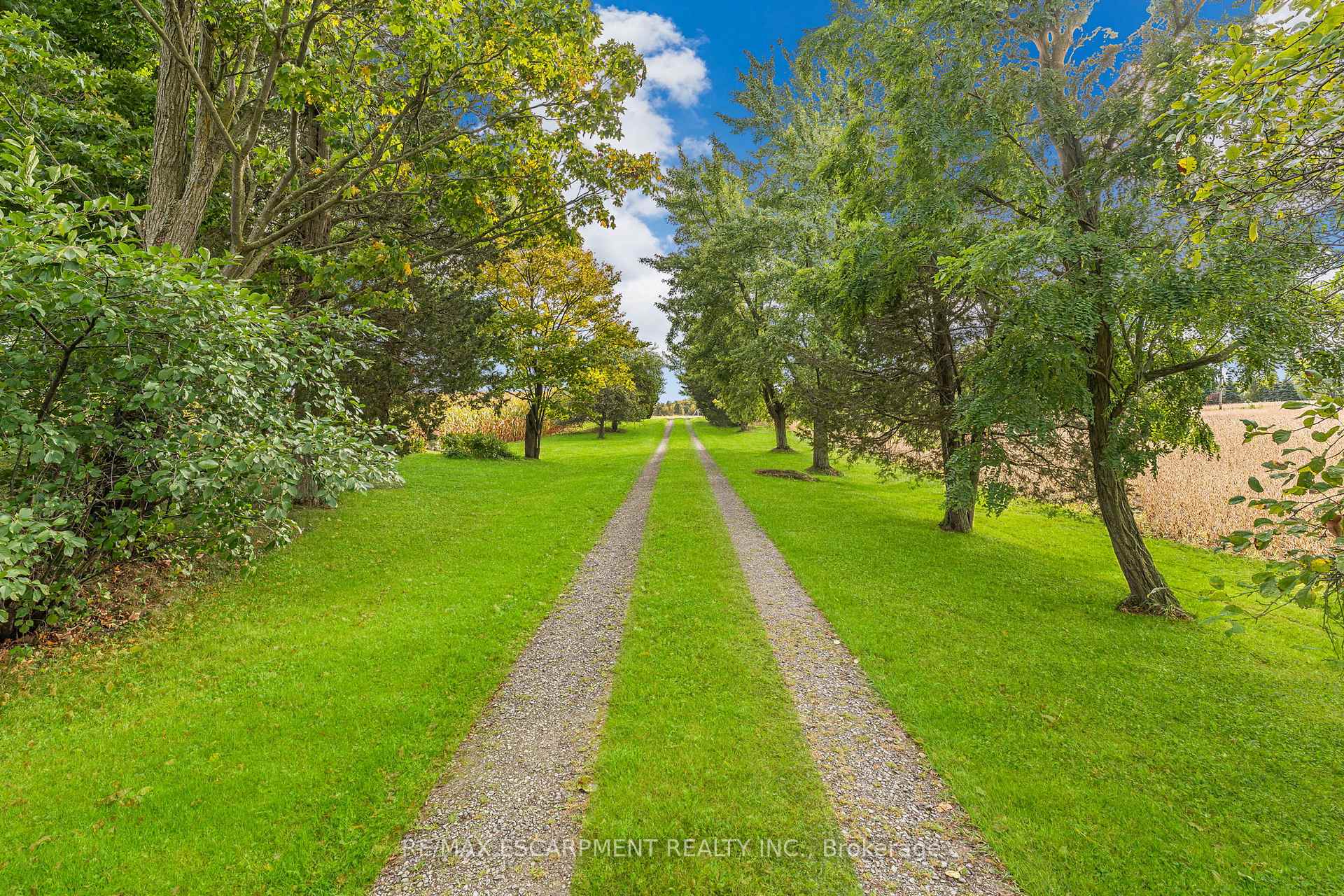 Photo 5 of Unit 1, 7265 Range Road, Grimsby, Grimsby Escarpment — HOMEH
