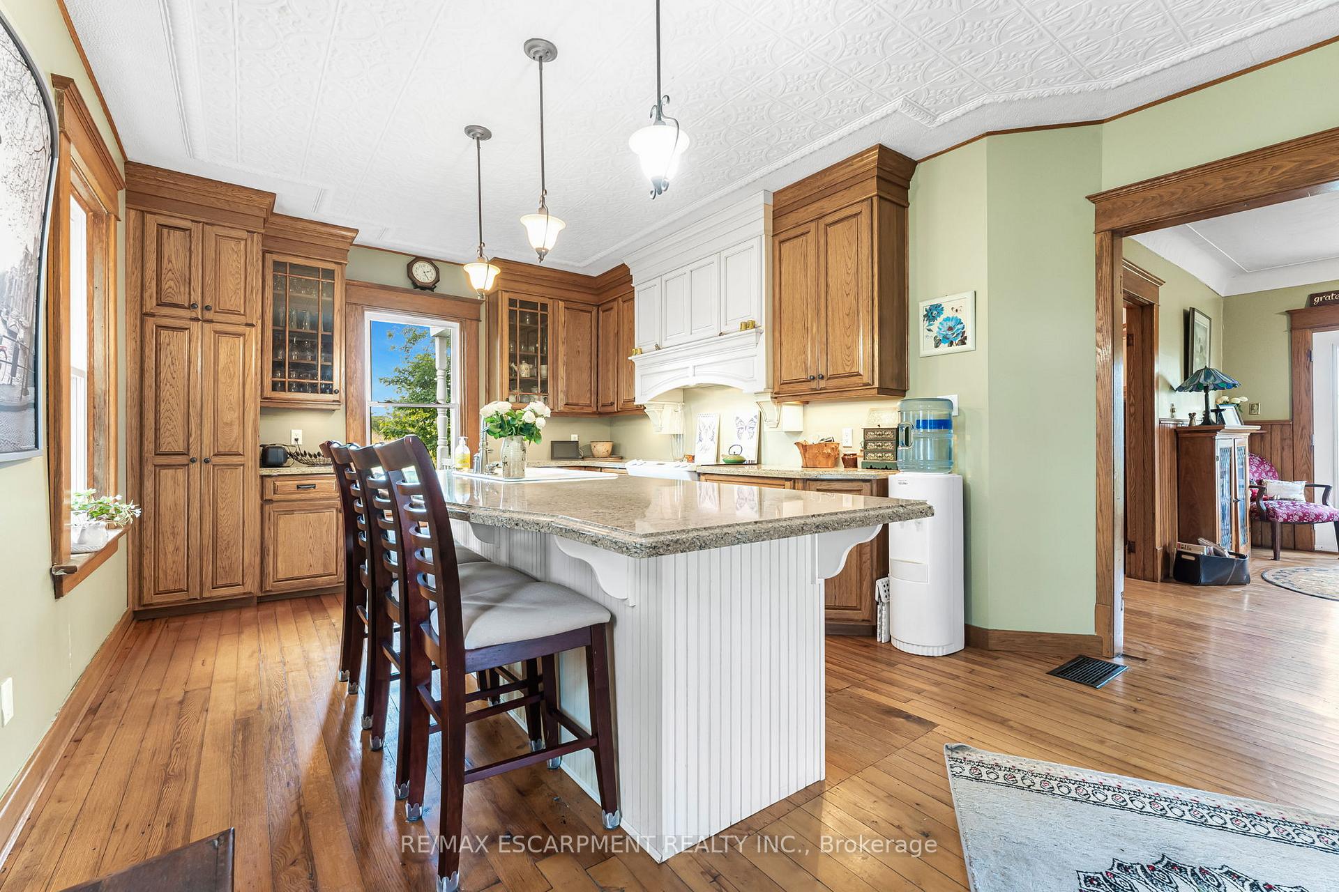 Photo 7 of Unit 1, 7265 Range Road, Grimsby, Grimsby Escarpment — HOMEH