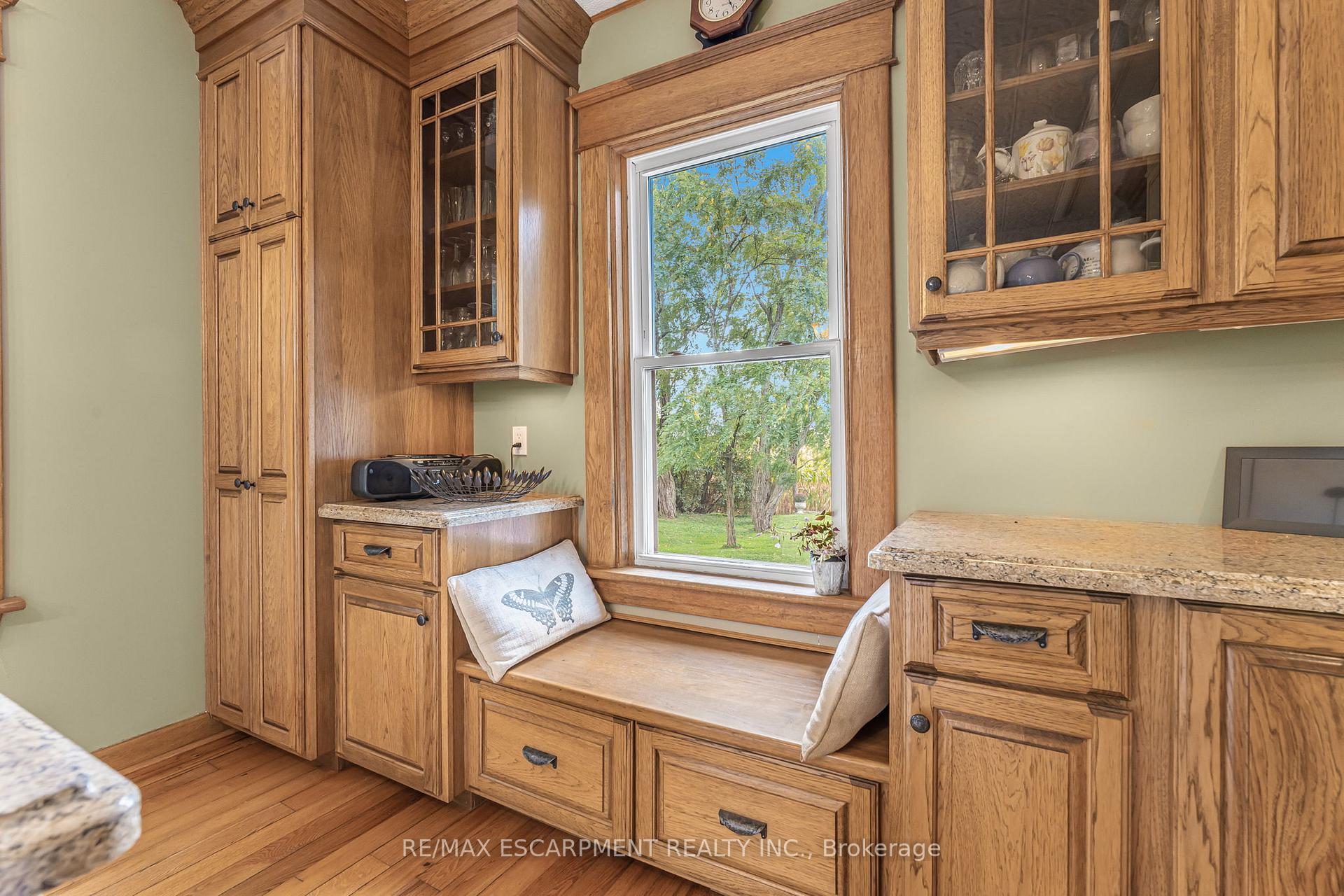 Photo 11 of Unit 1, 7265 Range Road, Grimsby, Grimsby Escarpment — HOMEH
