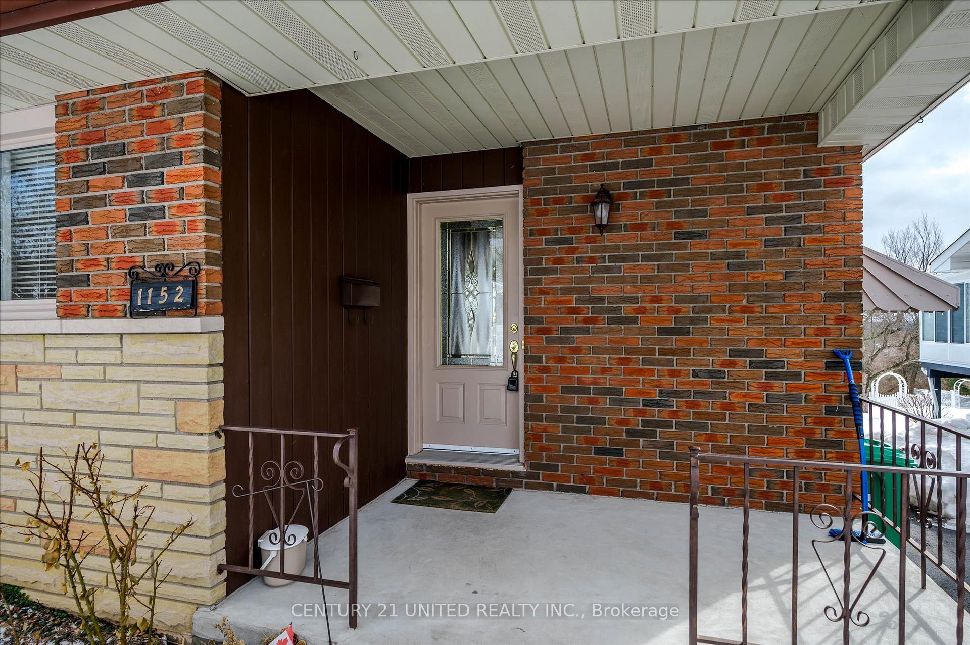 Photo 3 of 1152 Cabot Street, Peterborough, Northcrest Ward 5 — HOMEH