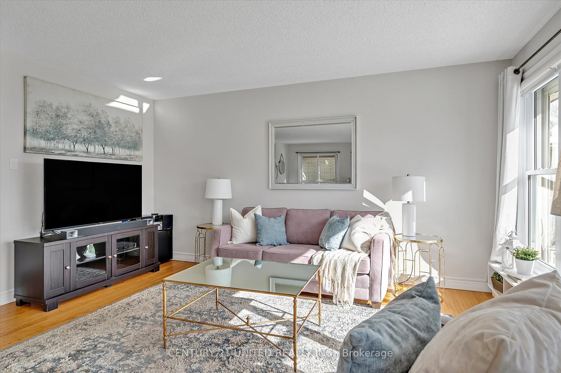 Photo 5 of 1152 Cabot Street, Peterborough, Northcrest Ward 5 — HOMEH