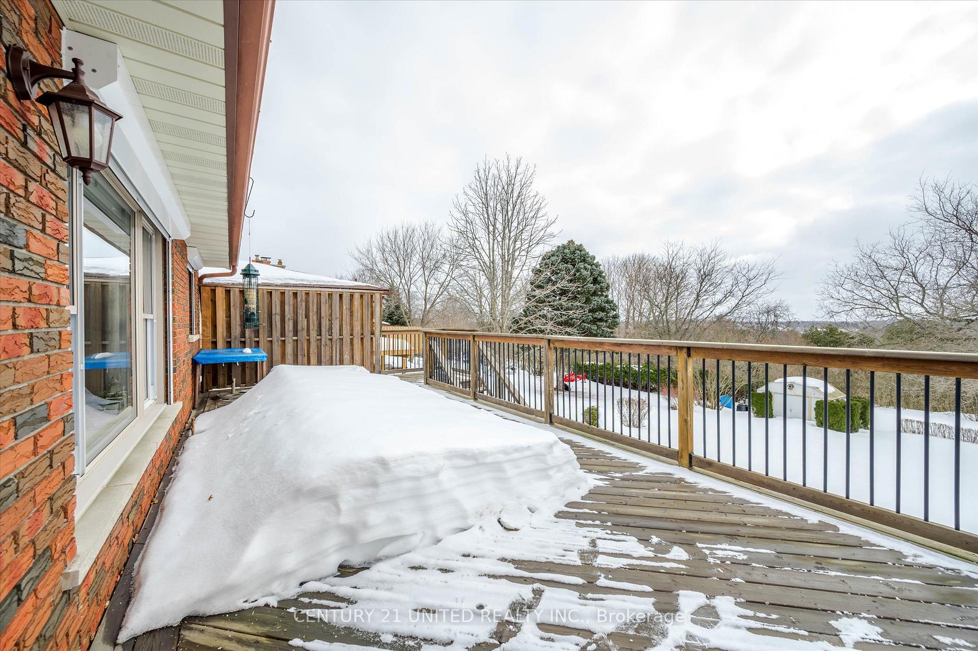 Photo 11 of 1152 Cabot Street, Peterborough, Northcrest Ward 5 — HOMEH