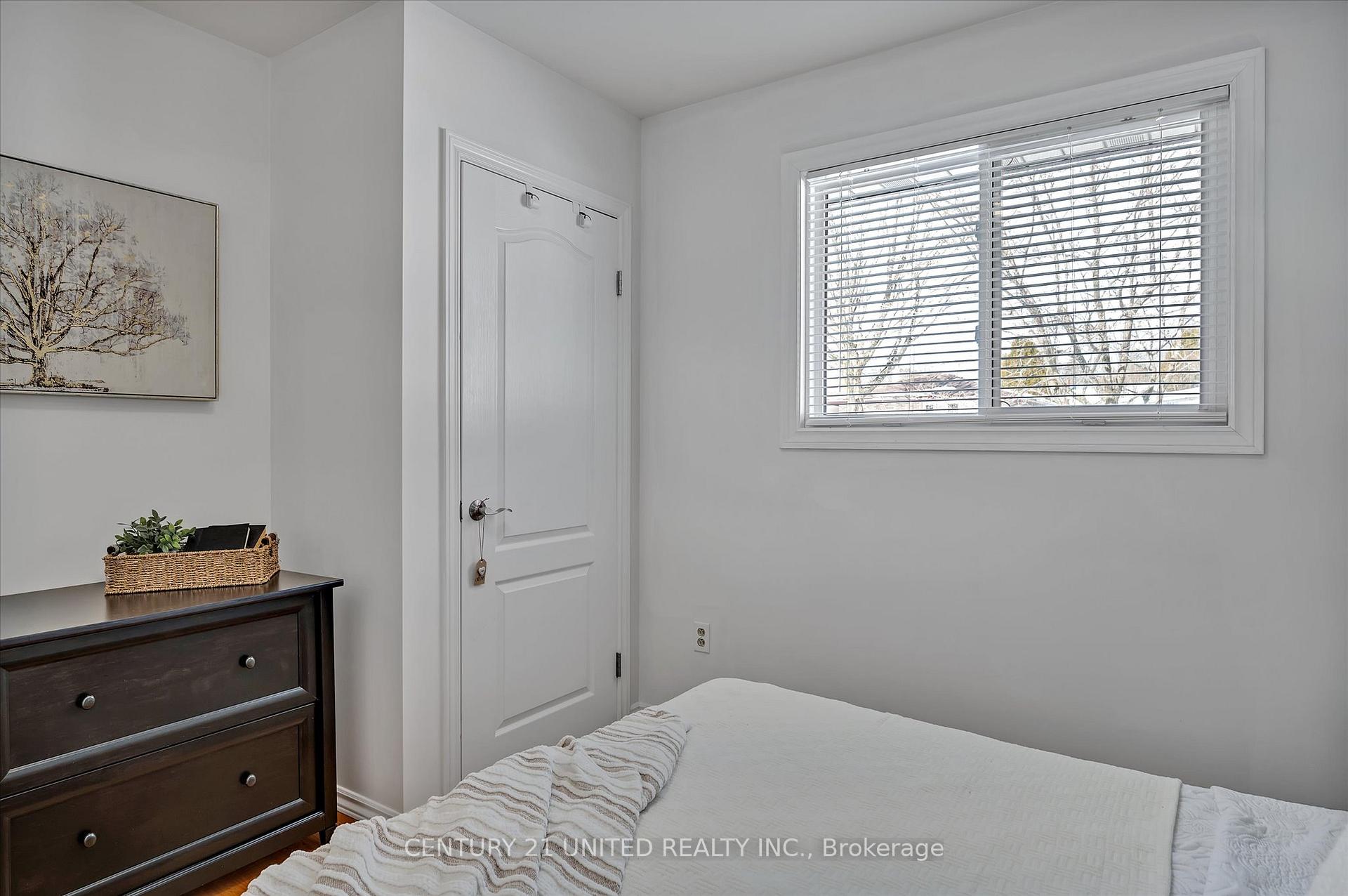 Photo 24 of 1152 Cabot Street, Peterborough, Northcrest Ward 5 — HOMEH