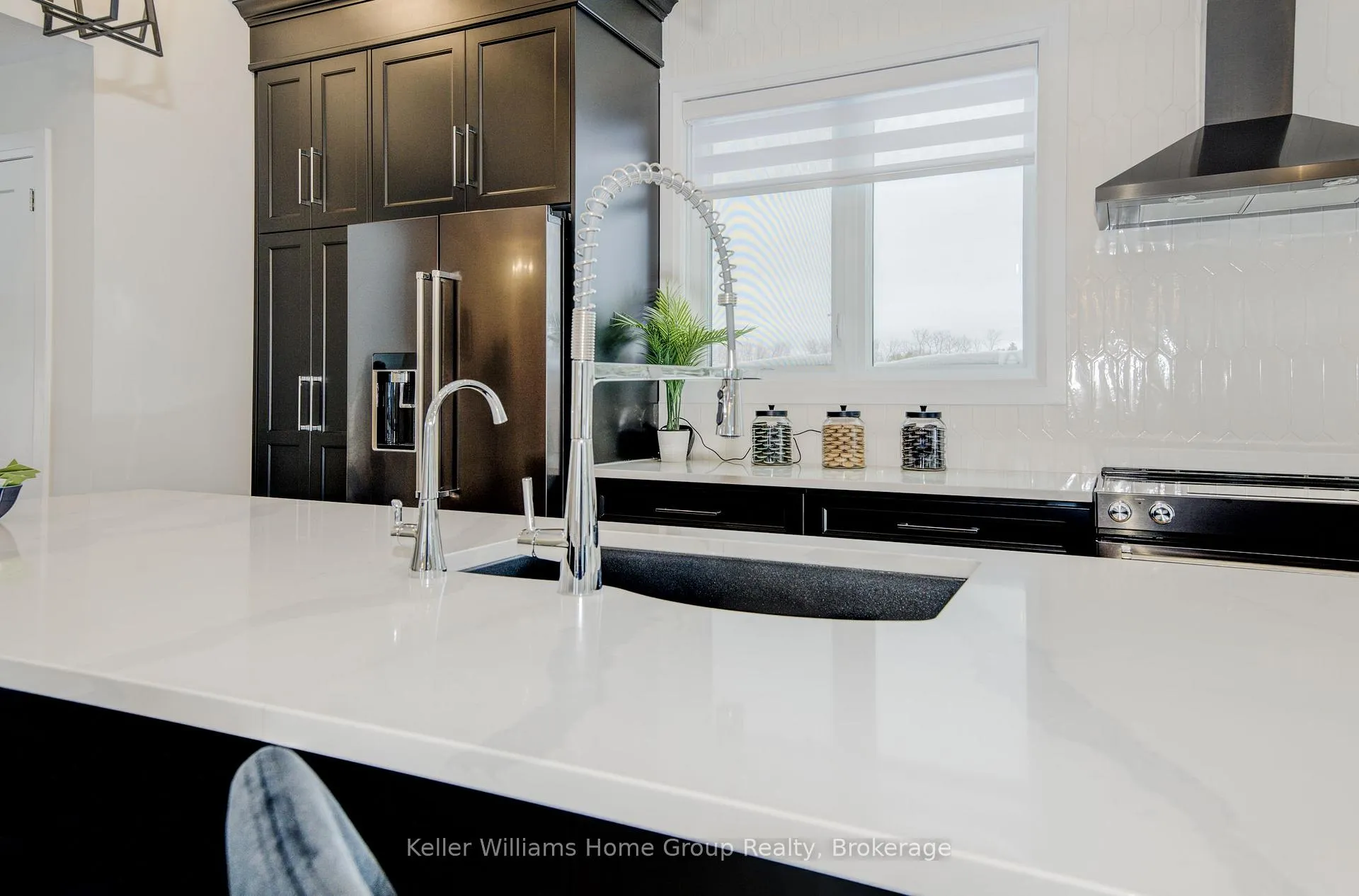 Photo 6 of 2 Nicholas Way, Guelph, Victoria North — HOMEH