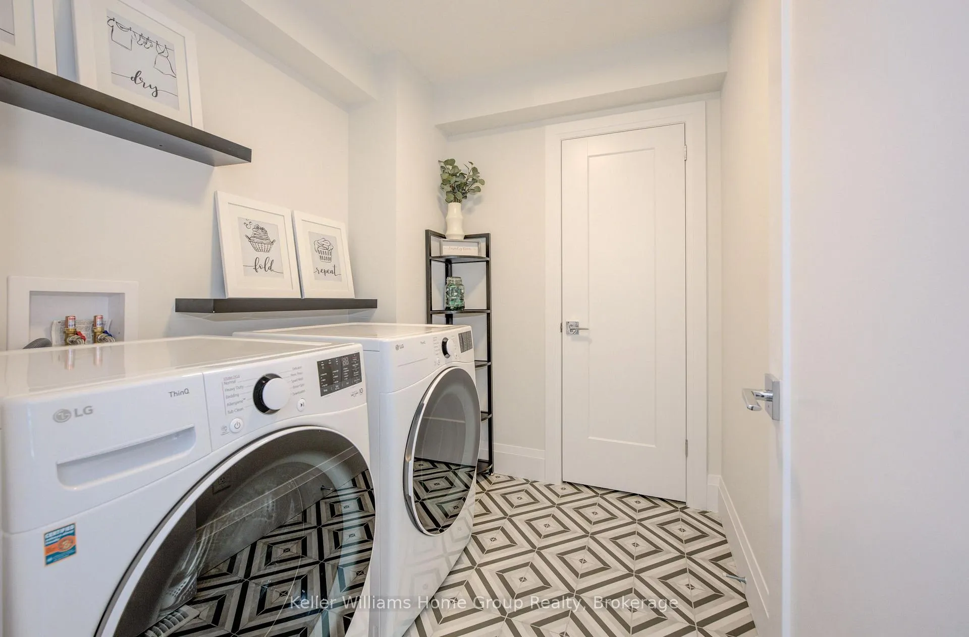 Photo 27 of 2 Nicholas Way, Guelph, Victoria North — HOMEH