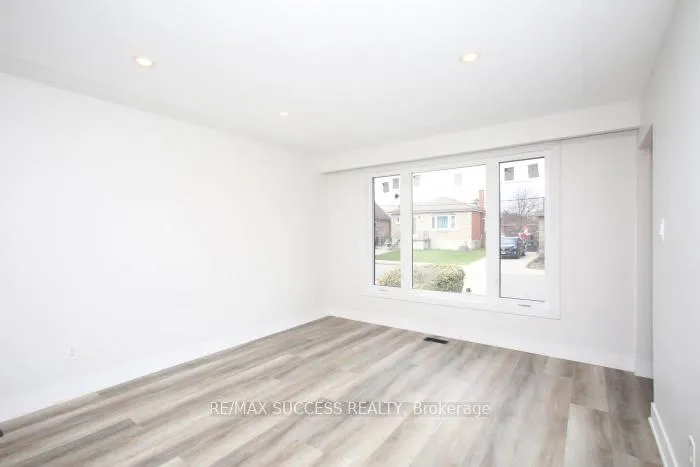 Photo 10 of 33 Shadyside Avenue, Hamilton, Burkholme — HOMEH