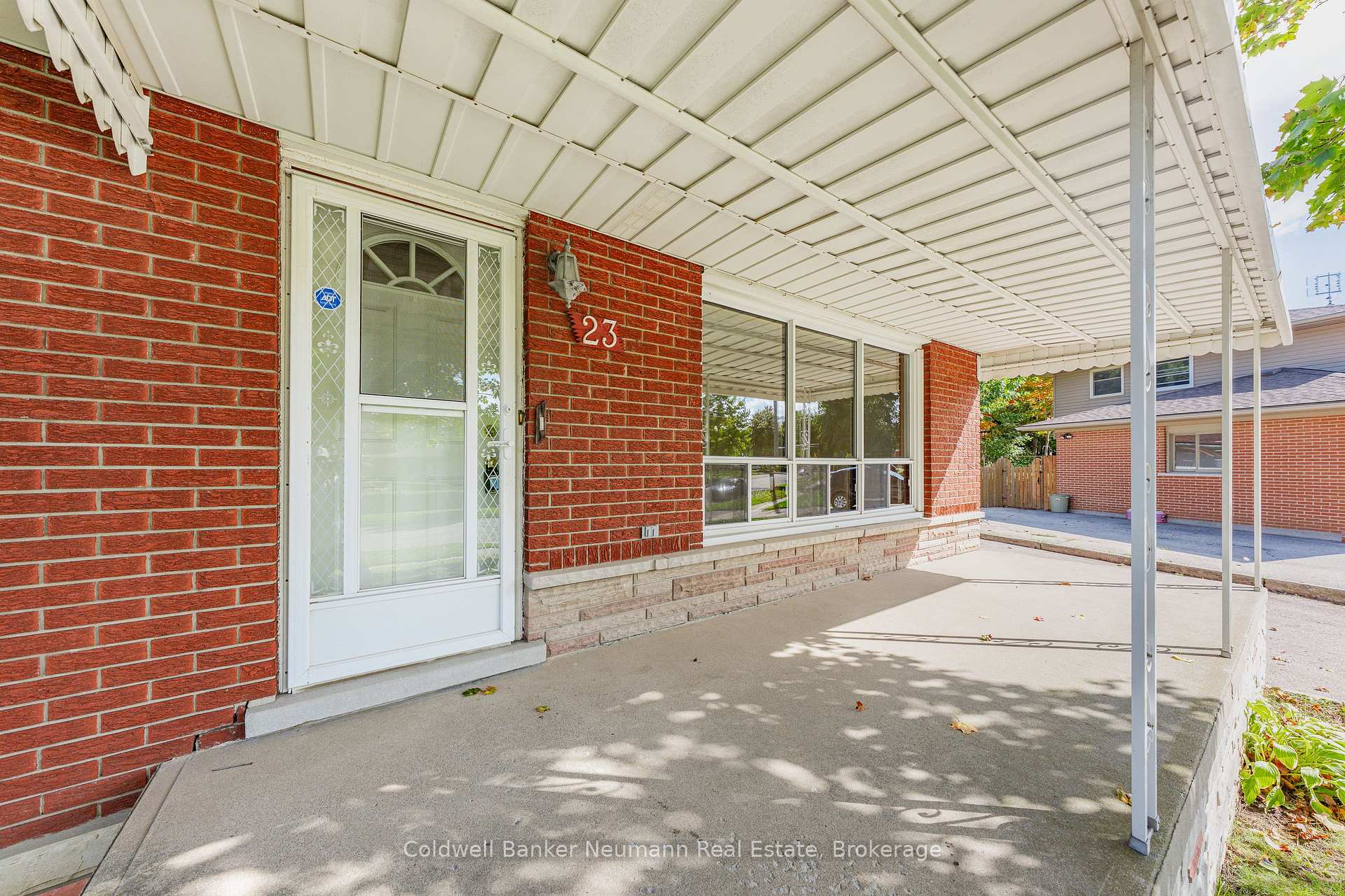 Photo 4 of 23 Sunnylea Crescent, Guelph, General Hospital — HOMEH