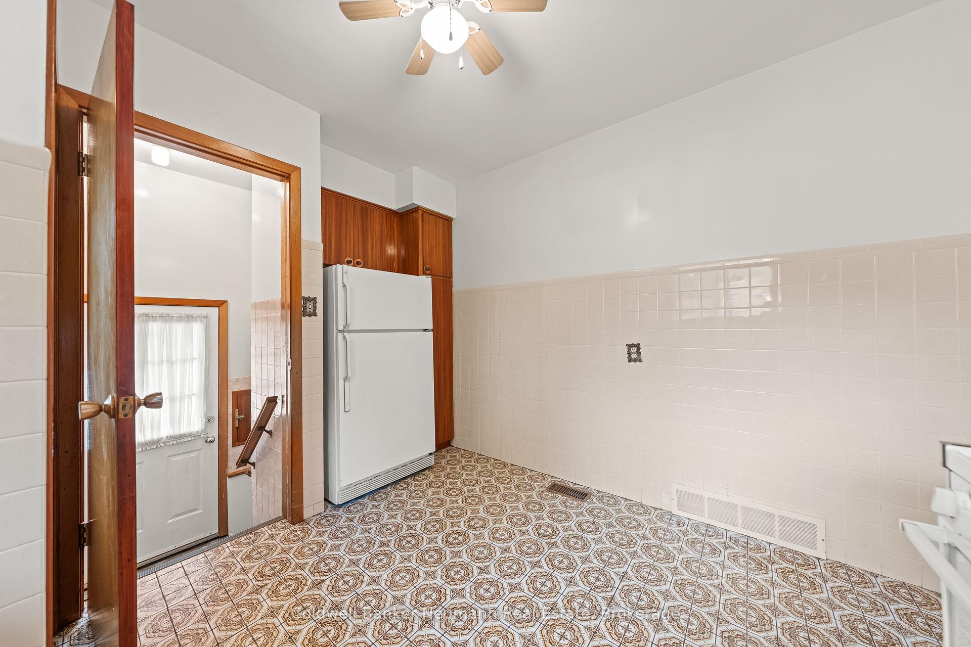 Photo 14 of 23 Sunnylea Crescent, Guelph, General Hospital — HOMEH