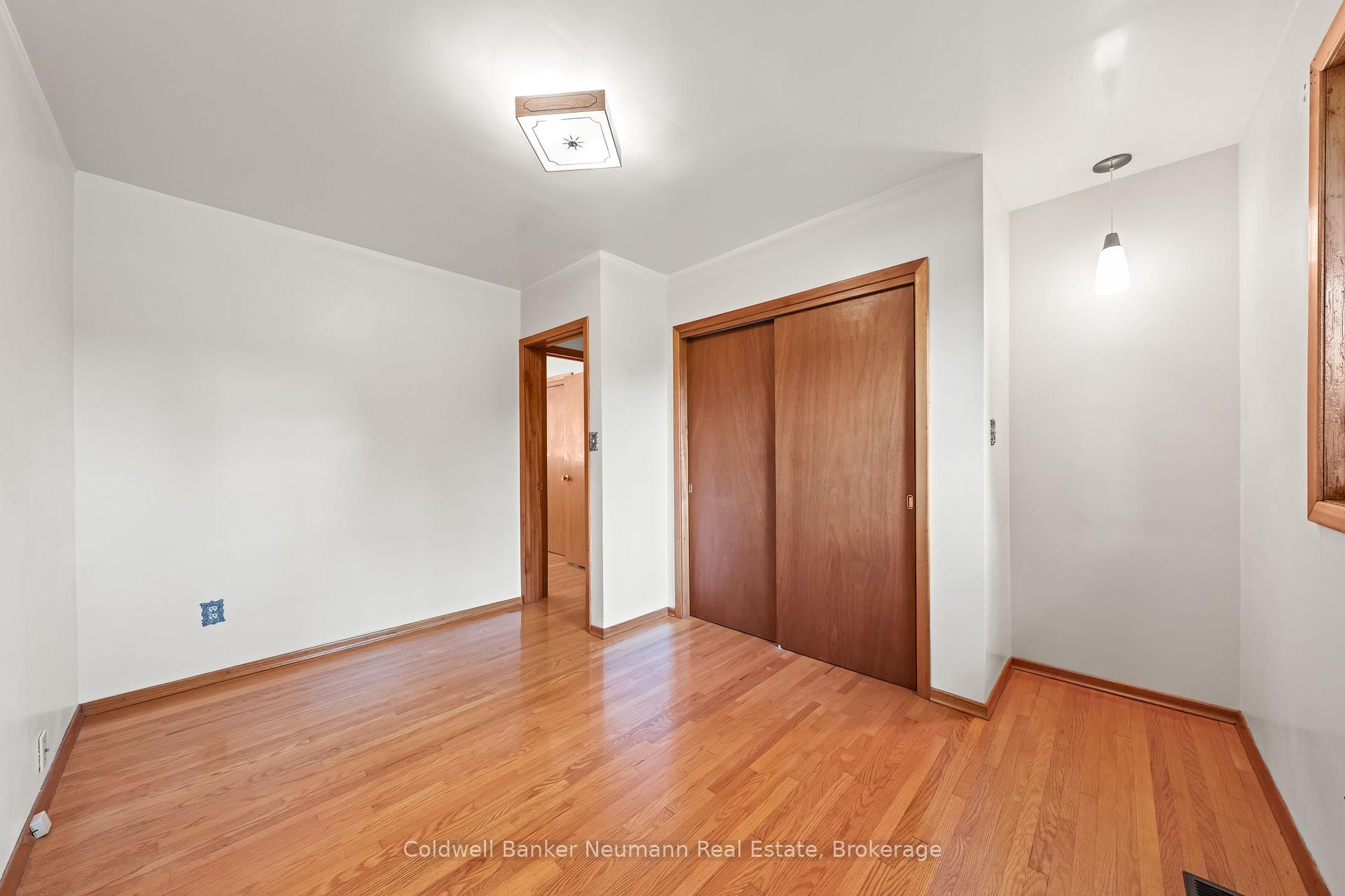 Photo 18 of 23 Sunnylea Crescent, Guelph, General Hospital — HOMEH