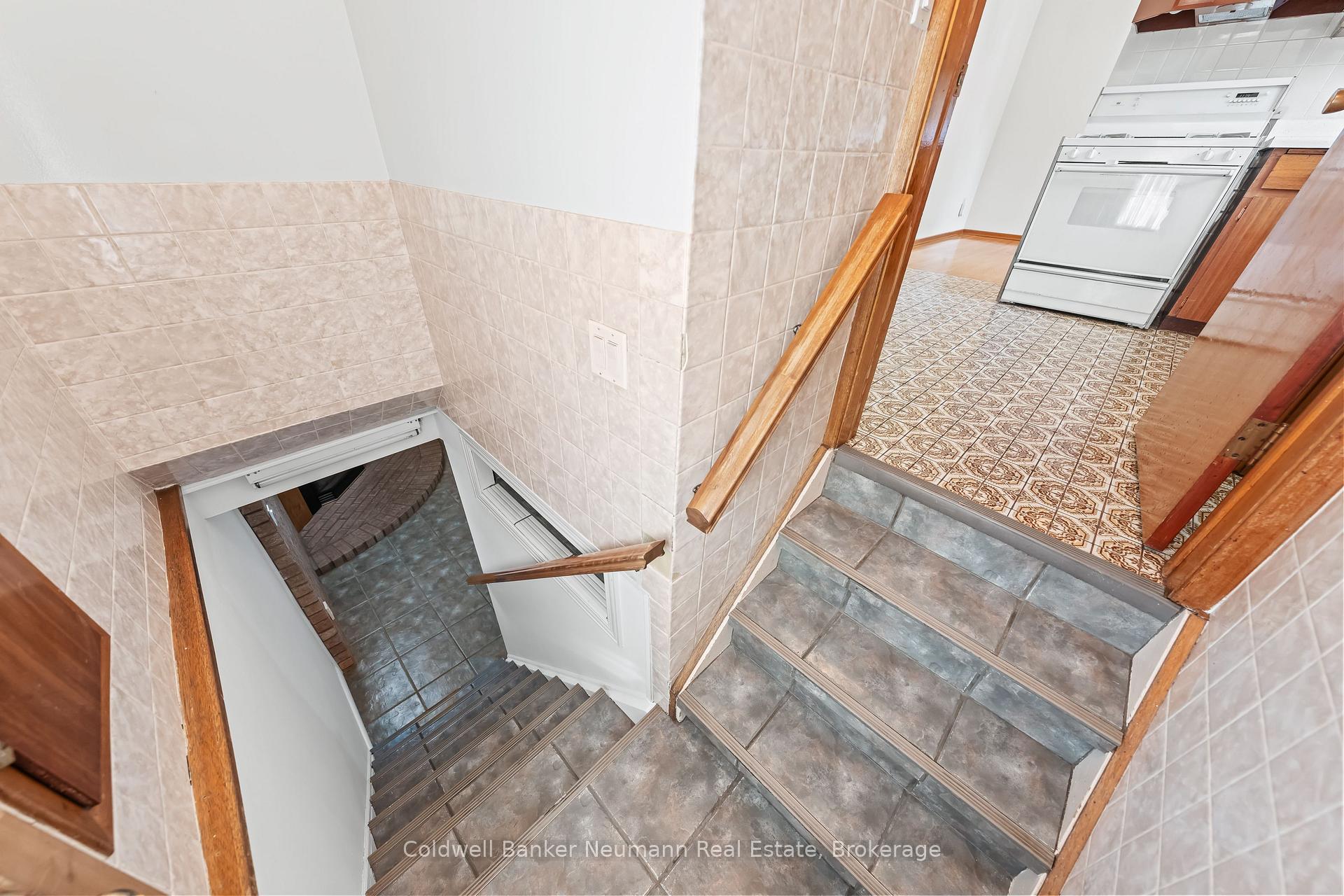 Photo 24 of 23 Sunnylea Crescent, Guelph, General Hospital — HOMEH