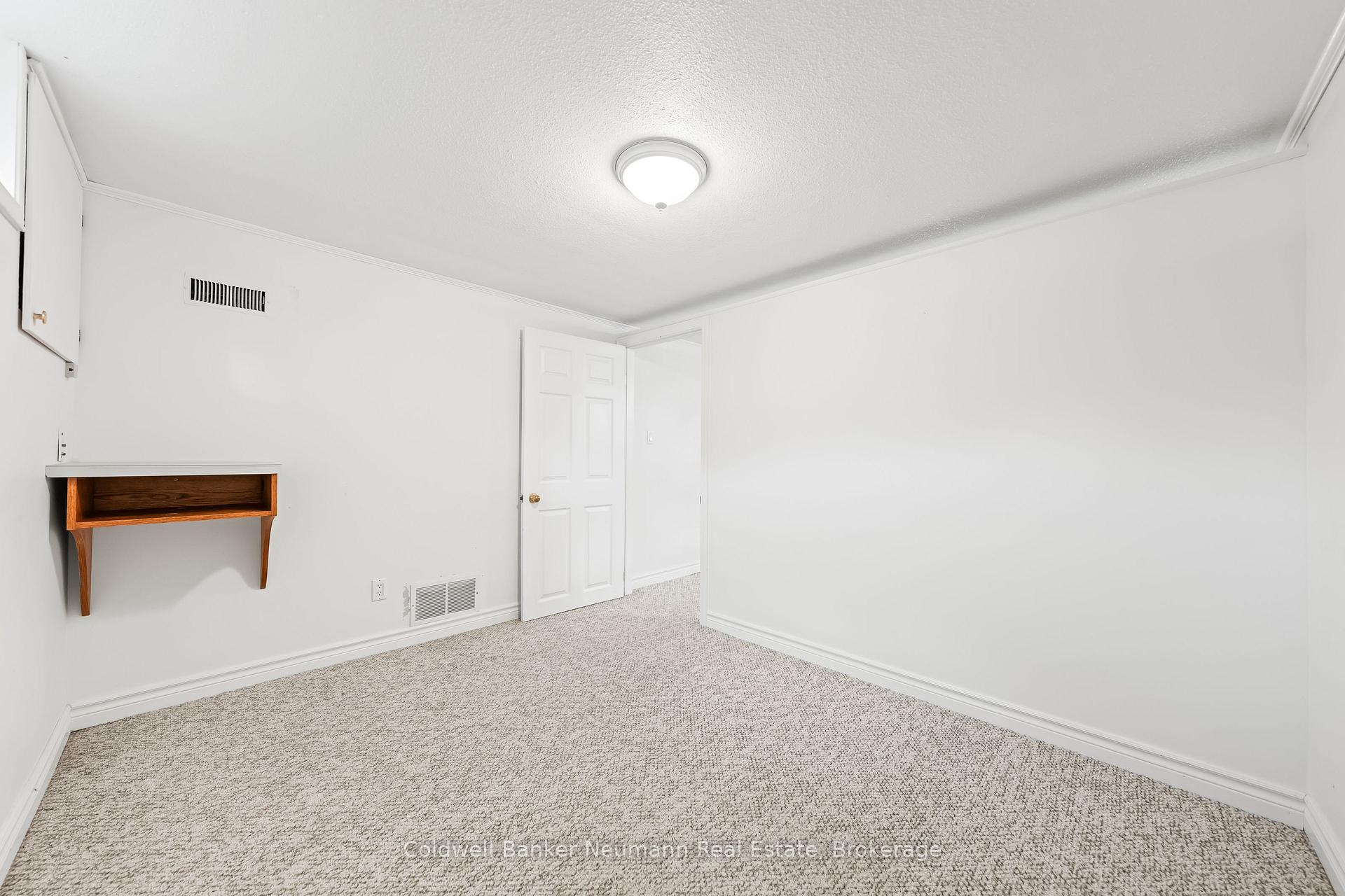 Photo 28 of 23 Sunnylea Crescent, Guelph, General Hospital — HOMEH