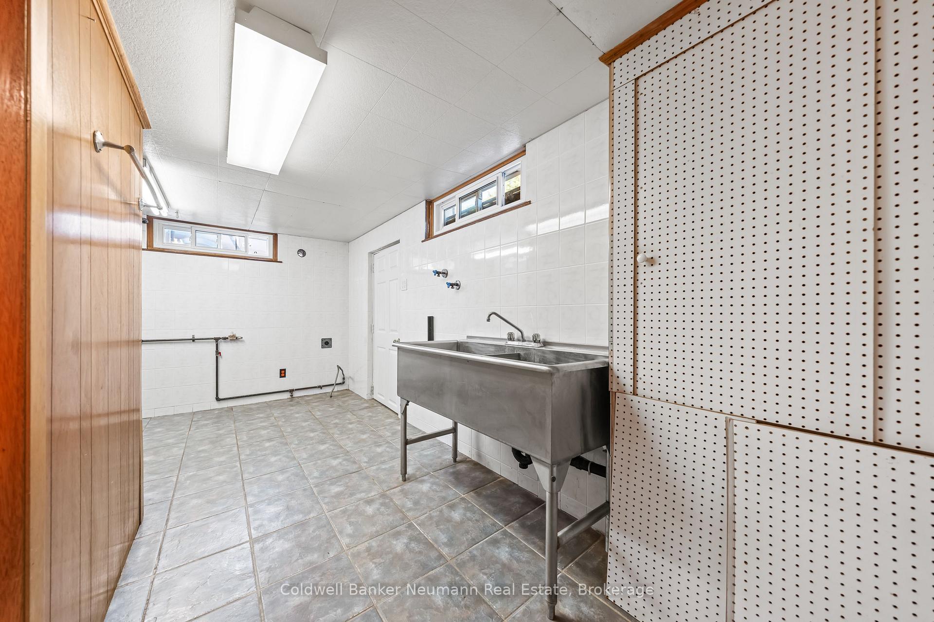 Photo 31 of 23 Sunnylea Crescent, Guelph, General Hospital — HOMEH