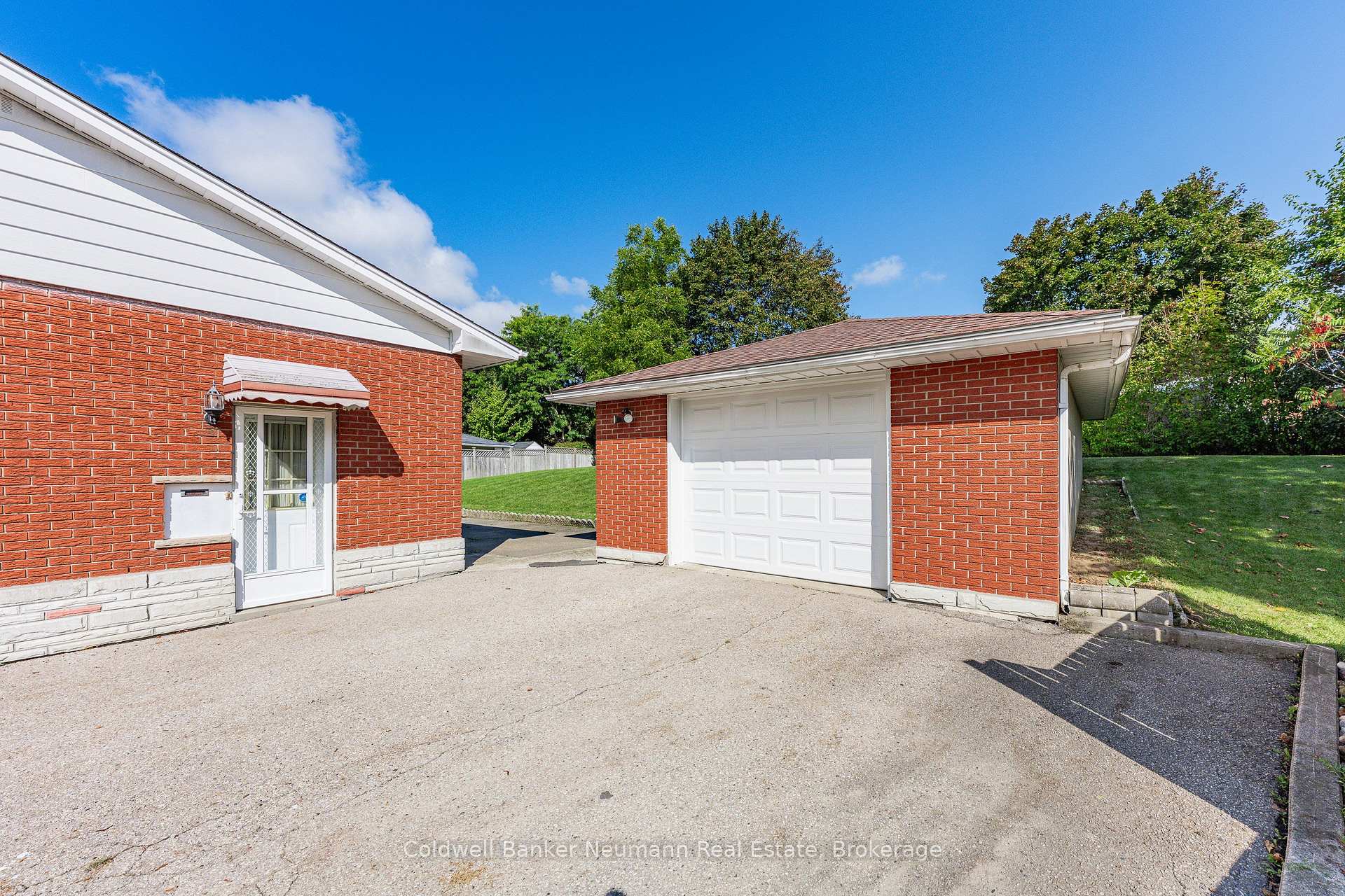 Photo 34 of 23 Sunnylea Crescent, Guelph, General Hospital — HOMEH
