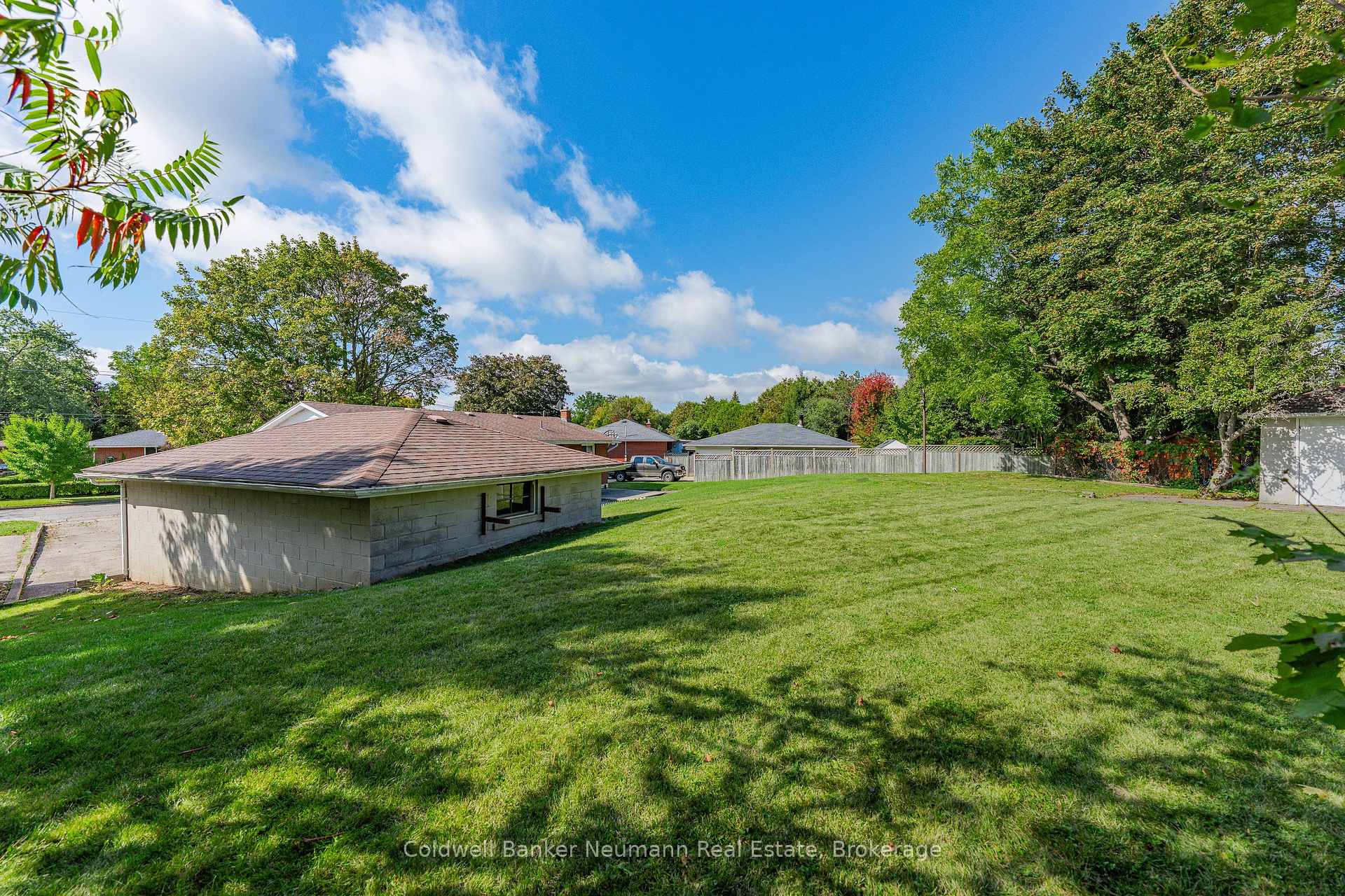 Photo 44 of 23 Sunnylea Crescent, Guelph, General Hospital — HOMEH