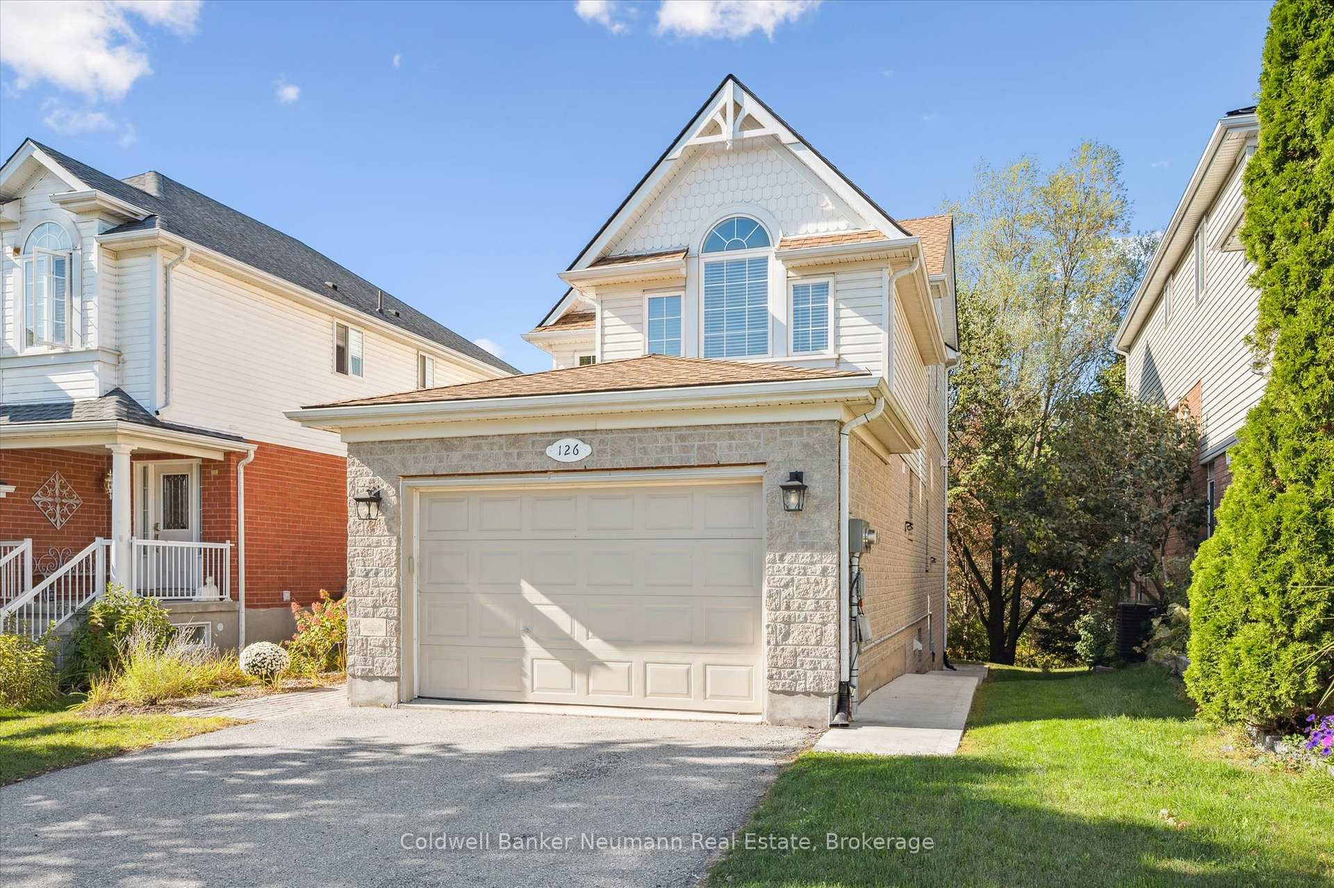 Photo 2 of 126 Farley Drive, Guelph, Pineridge/Westminster Woods — HOMEH