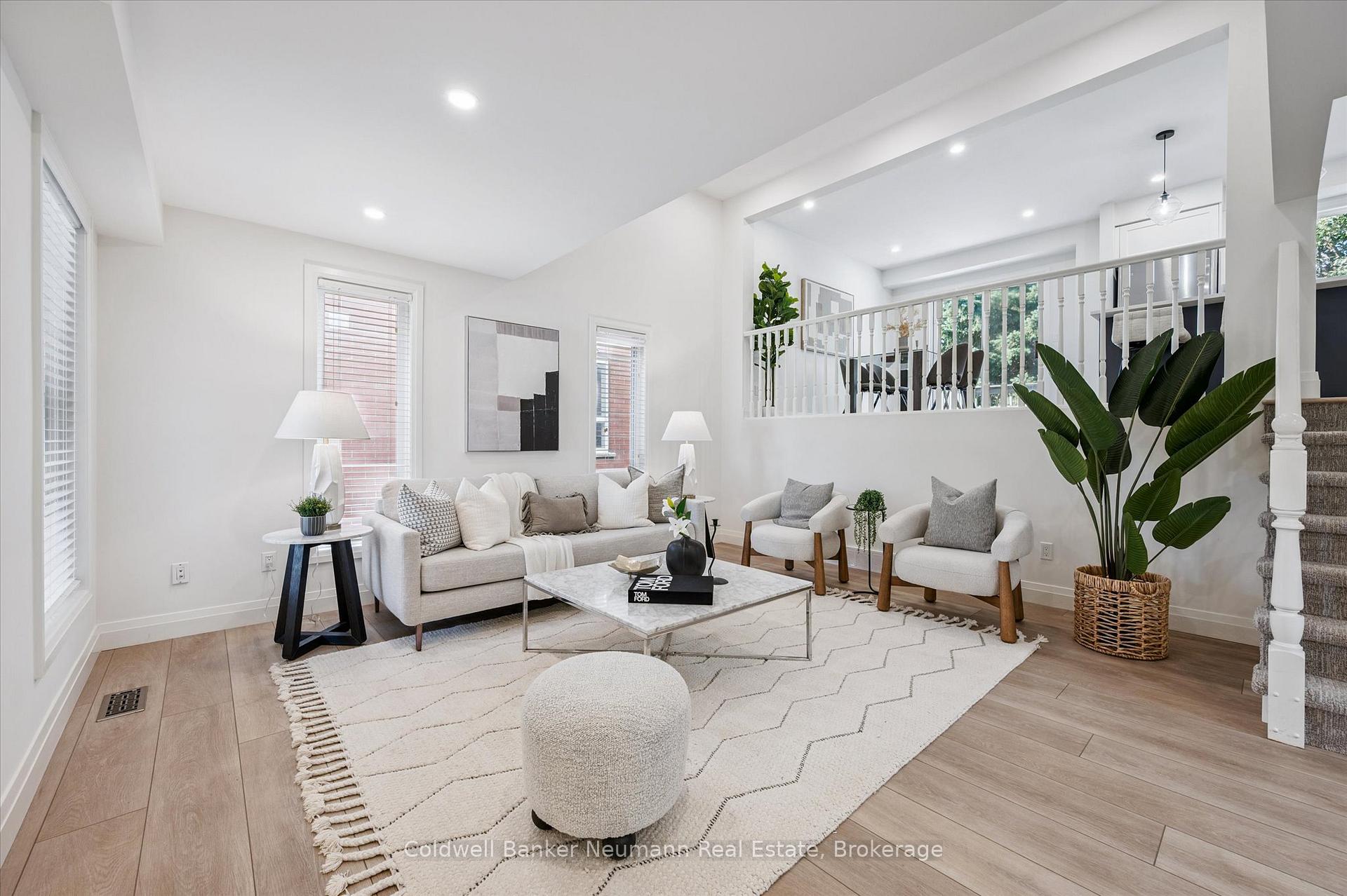 Photo 4 of 126 Farley Drive, Guelph, Pineridge/Westminster Woods — HOMEH