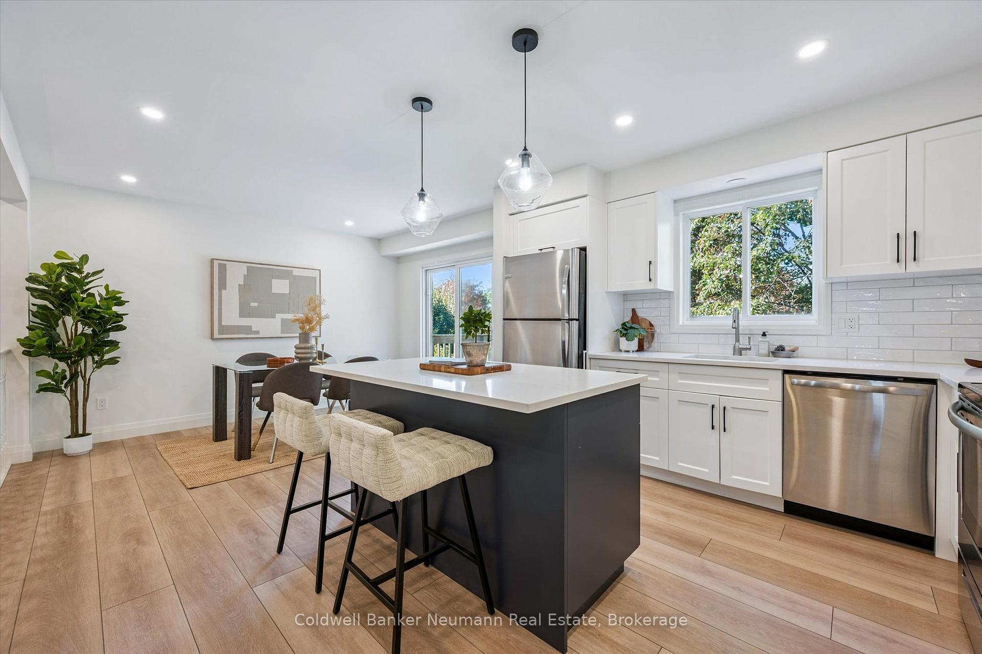 Photo 10 of 126 Farley Drive, Guelph, Pineridge/Westminster Woods — HOMEH