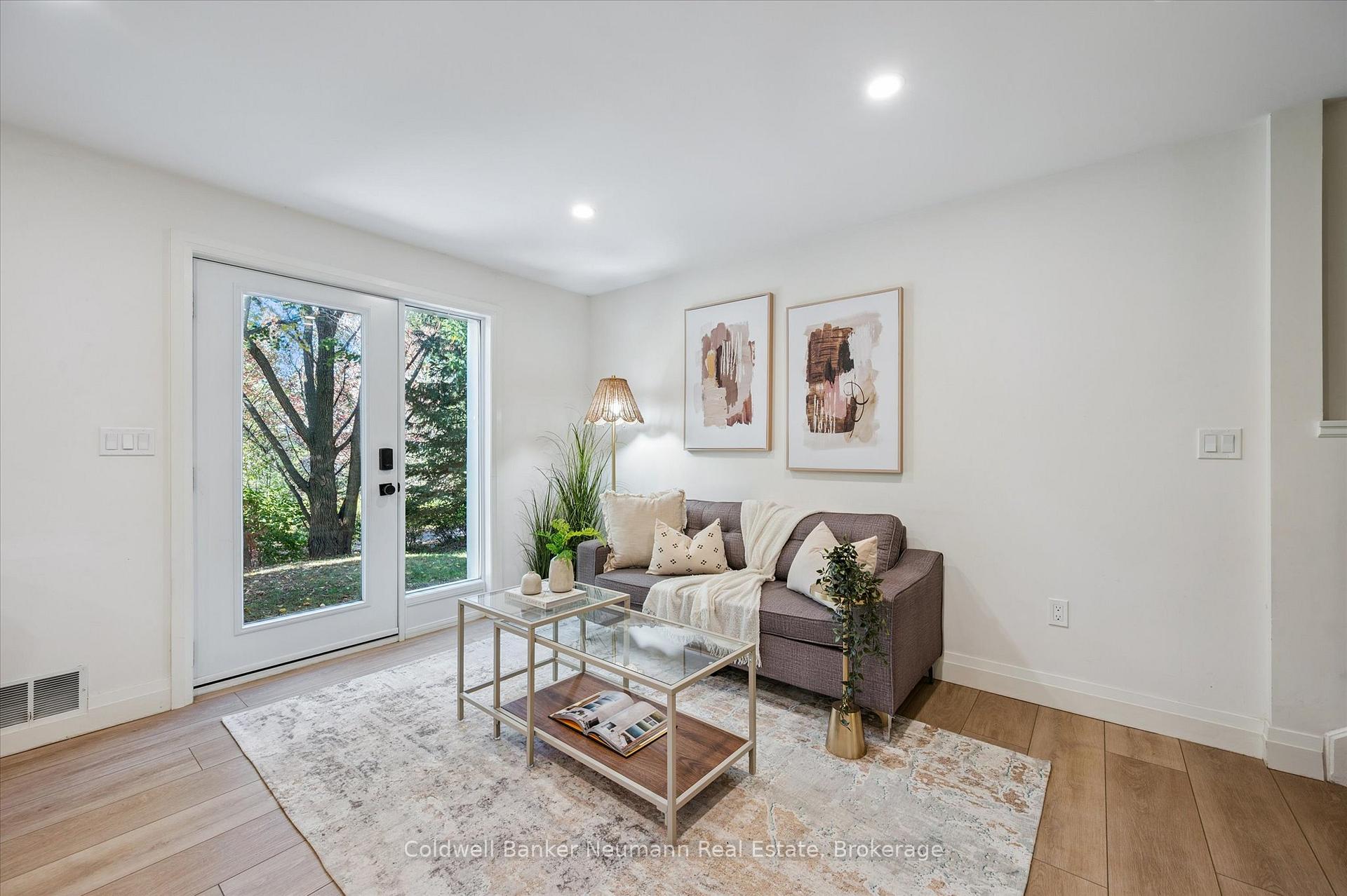 Photo 21 of 126 Farley Drive, Guelph, Pineridge/Westminster Woods — HOMEH