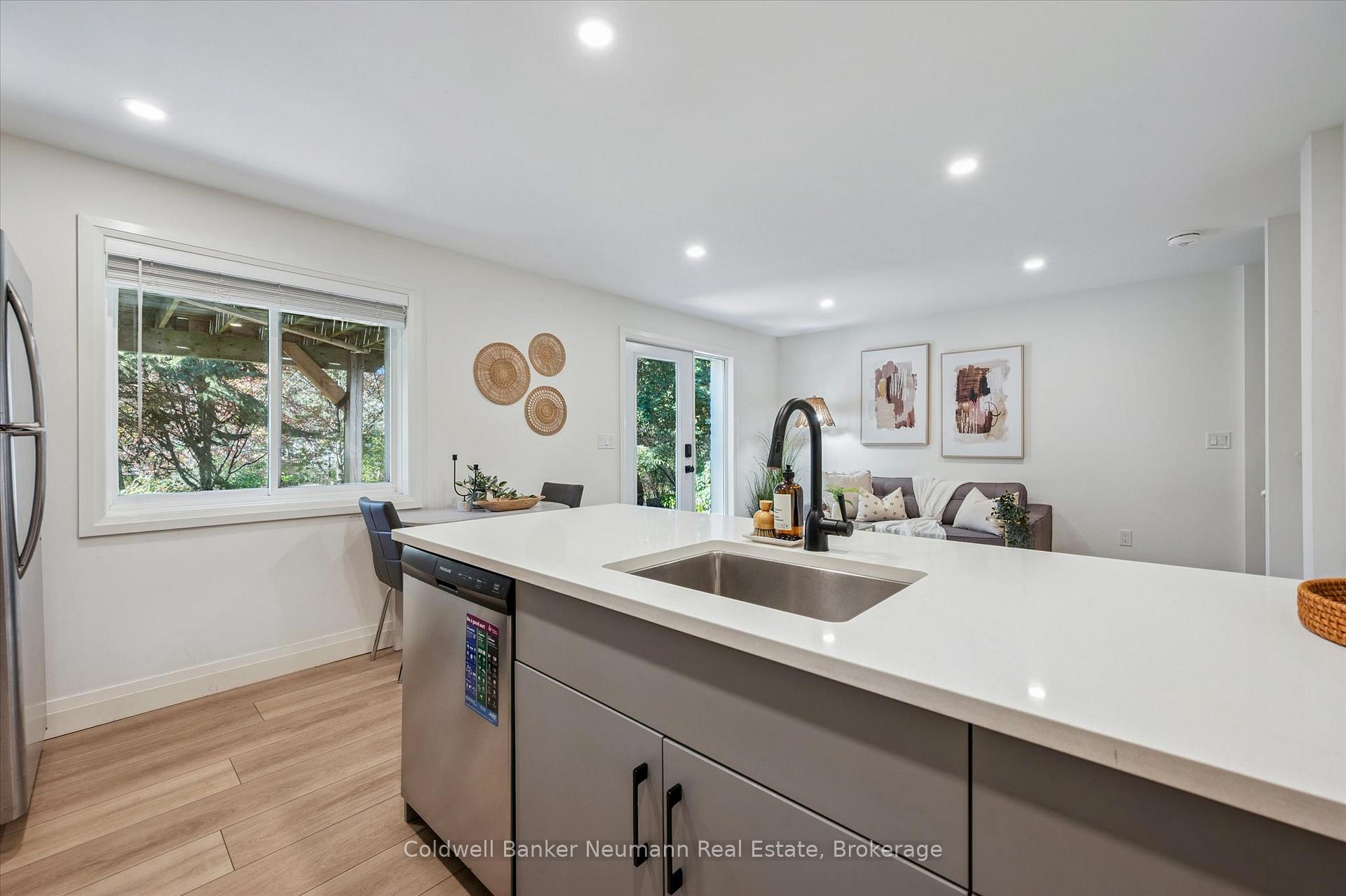 Photo 22 of 126 Farley Drive, Guelph, Pineridge/Westminster Woods — HOMEH