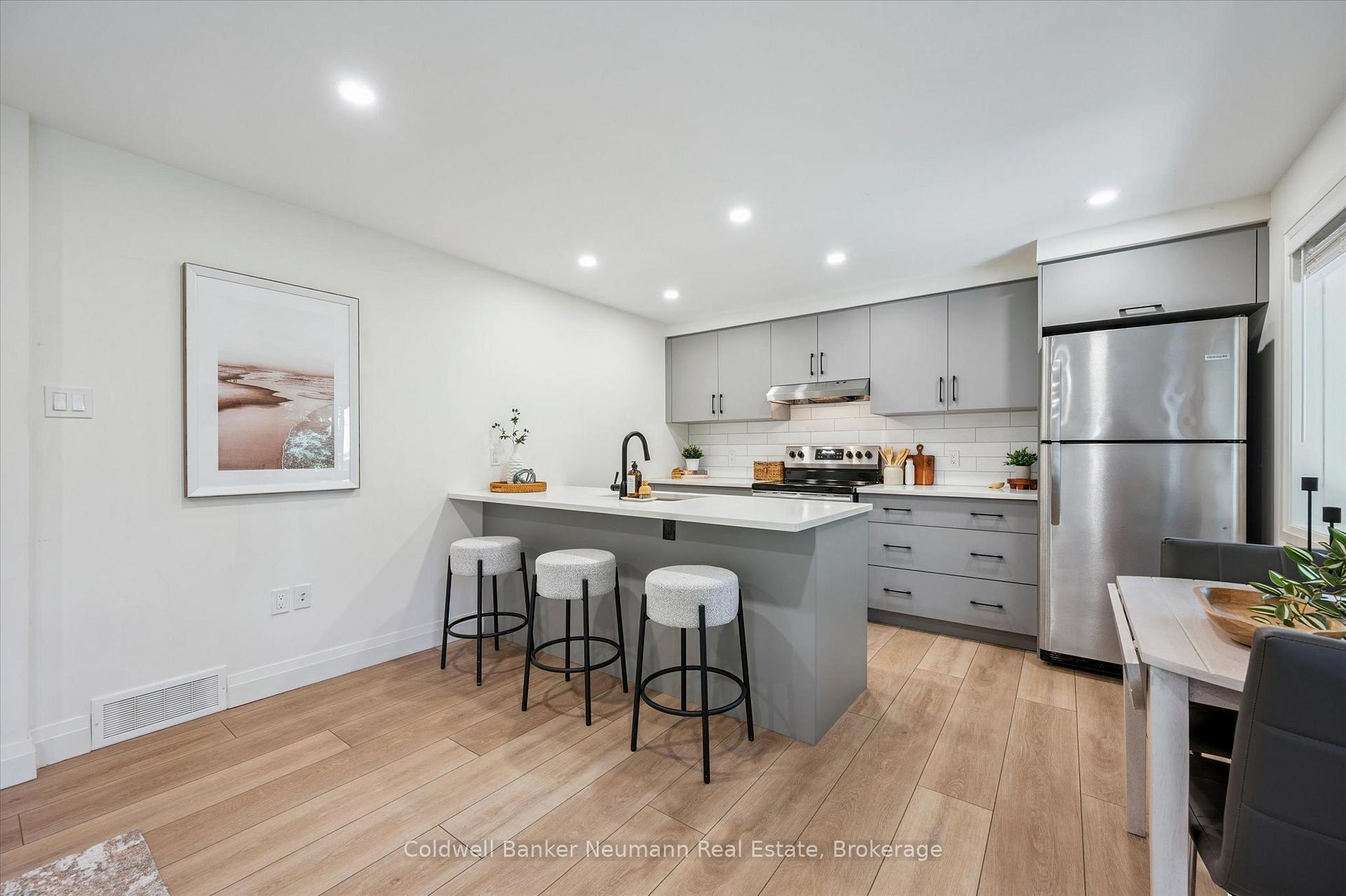 Photo 24 of 126 Farley Drive, Guelph, Pineridge/Westminster Woods — HOMEH