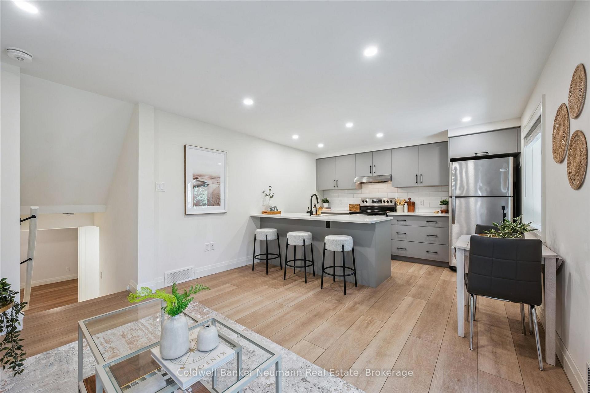 Photo 25 of 126 Farley Drive, Guelph, Pineridge/Westminster Woods — HOMEH