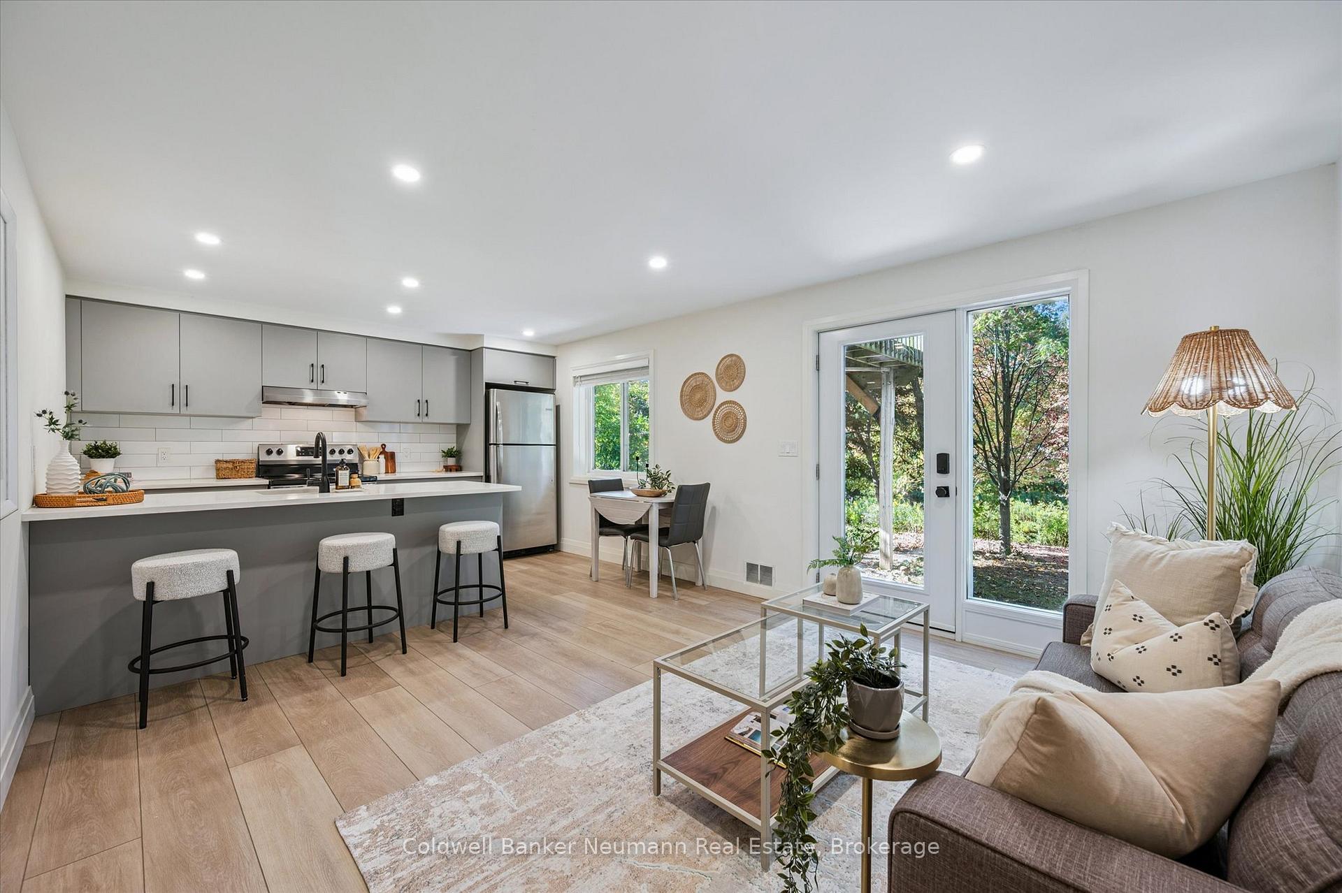 Photo 26 of 126 Farley Drive, Guelph, Pineridge/Westminster Woods — HOMEH