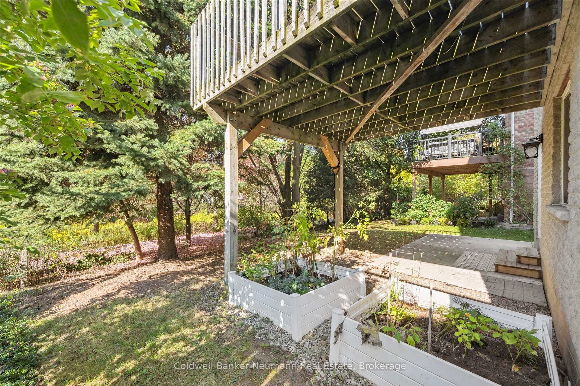 Photo 33 of 126 Farley Drive, Guelph, Pineridge/Westminster Woods — HOMEH