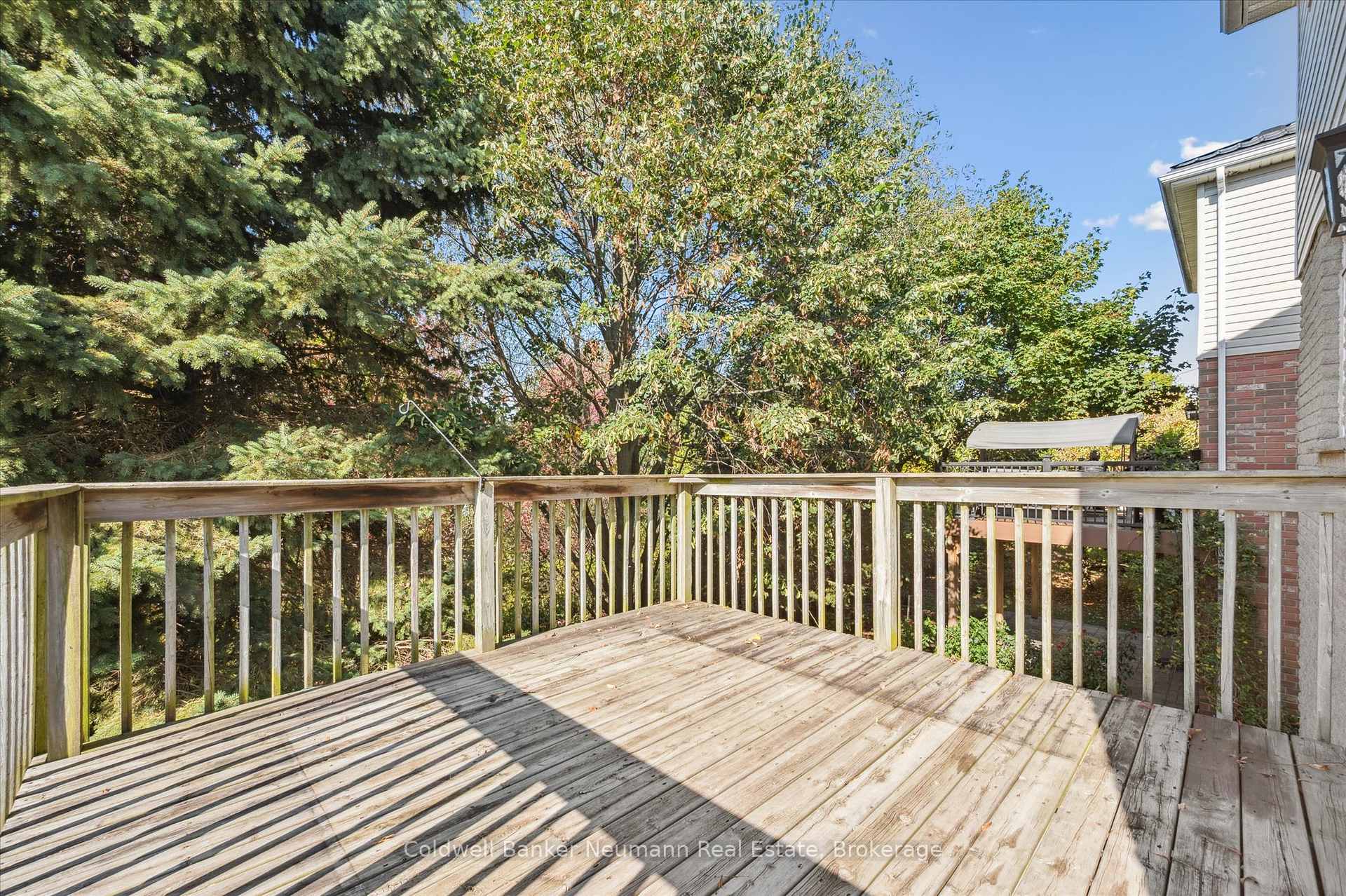 Photo 36 of 126 Farley Drive, Guelph, Pineridge/Westminster Woods — HOMEH