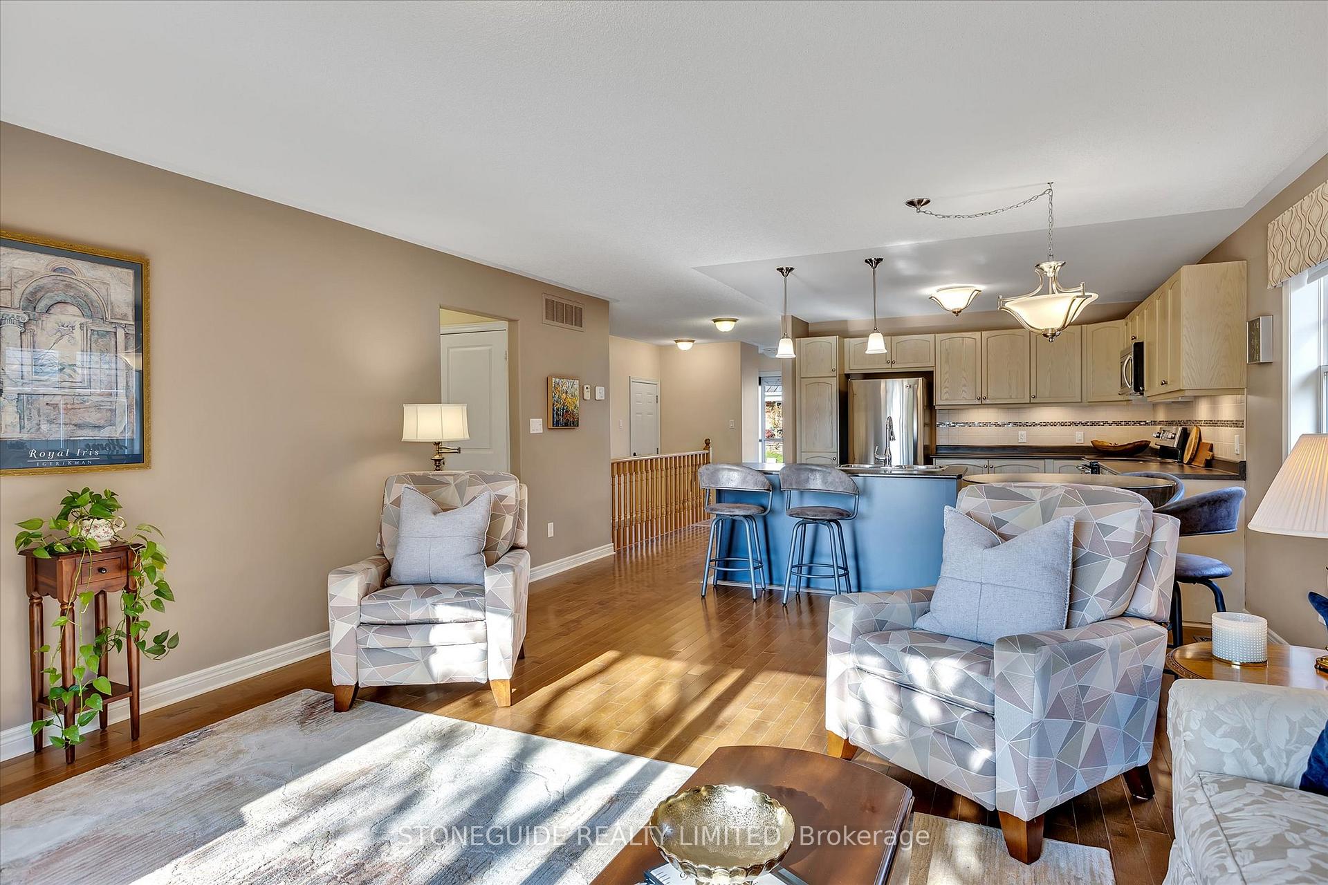 Photo 14 of 270 Bowen Drive, Peterborough, Northcrest Ward 5 — HOMEH