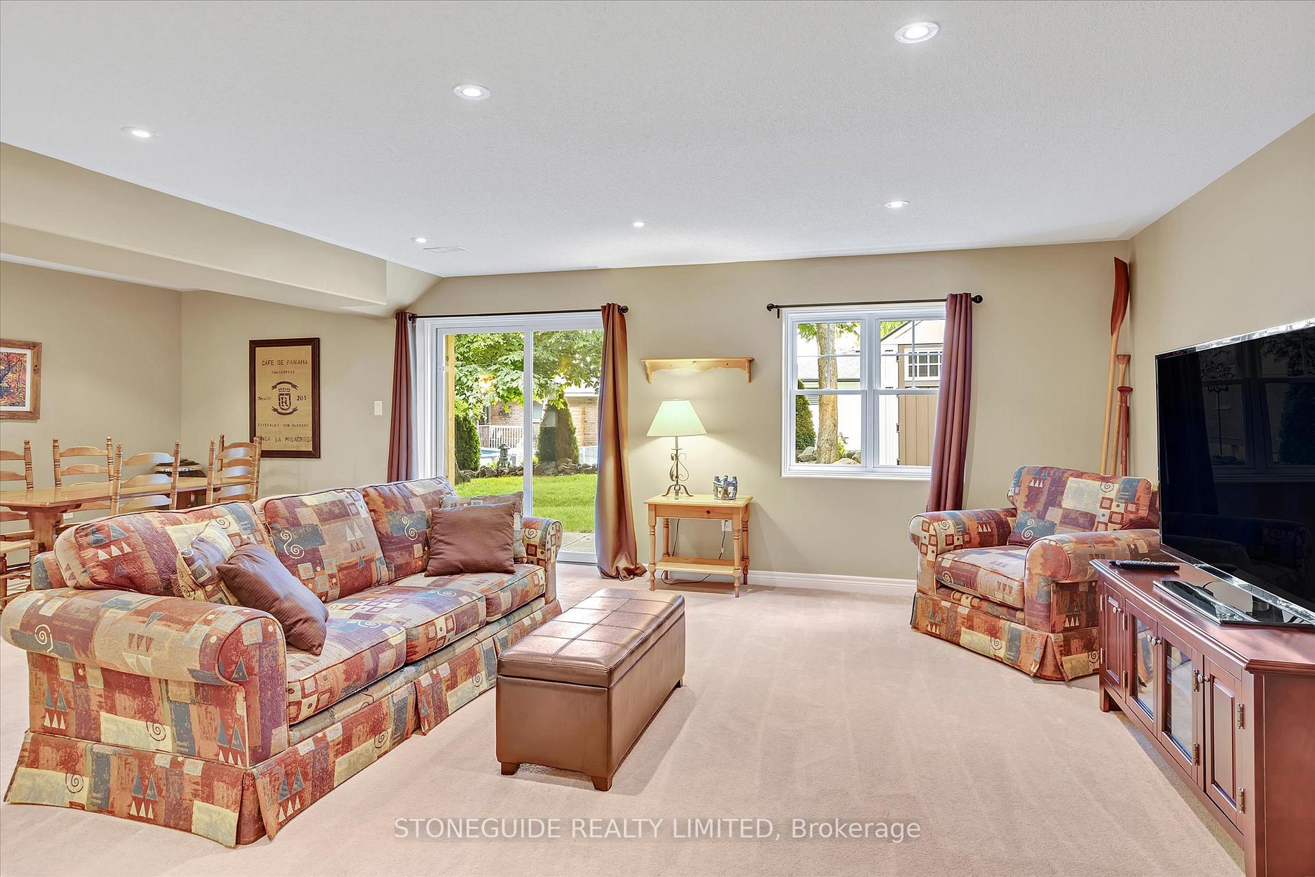 Photo 24 of 270 Bowen Drive, Peterborough, Northcrest Ward 5 — HOMEH