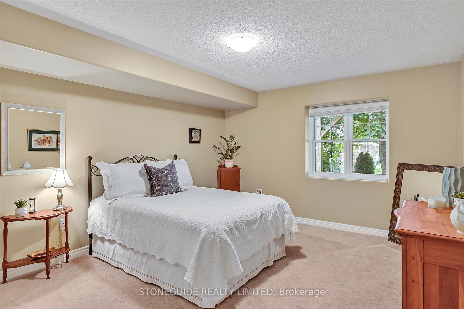 Photo 26 of 270 Bowen Drive, Peterborough, Northcrest Ward 5 — HOMEH