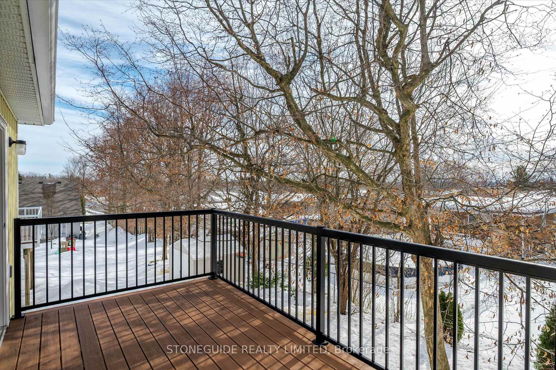Photo 32 of 270 Bowen Drive, Peterborough, Northcrest Ward 5 — HOMEH