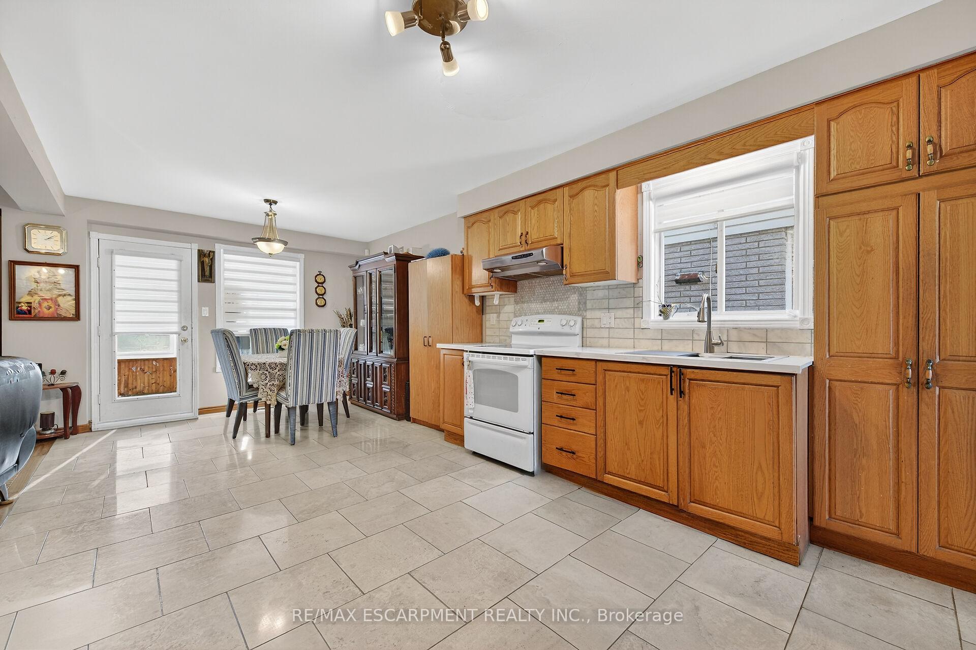 Photo 6 of 36 Cluny Avenue, Hamilton, Crown Point — HOMEH