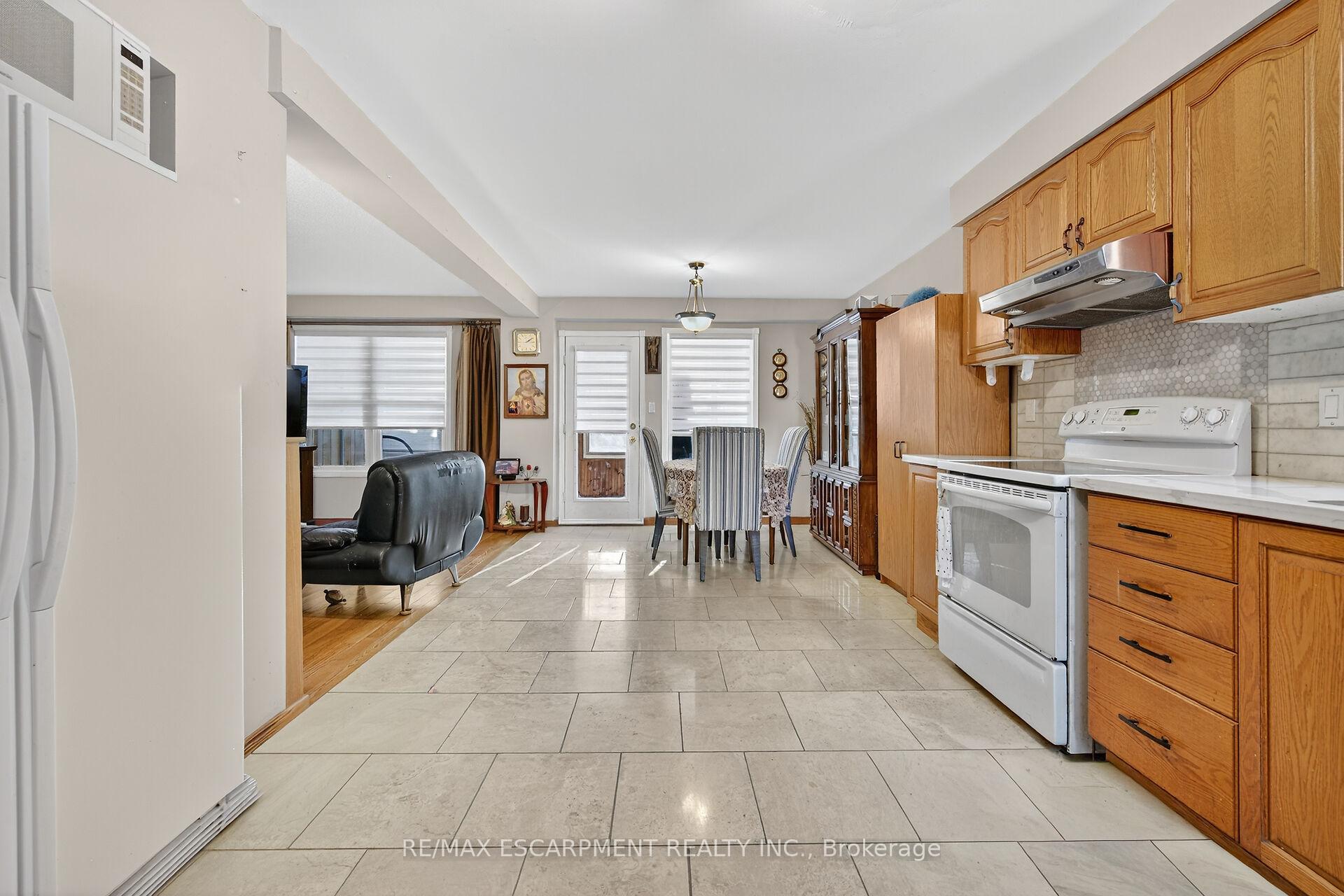 Photo 7 of 36 Cluny Avenue, Hamilton, Crown Point — HOMEH