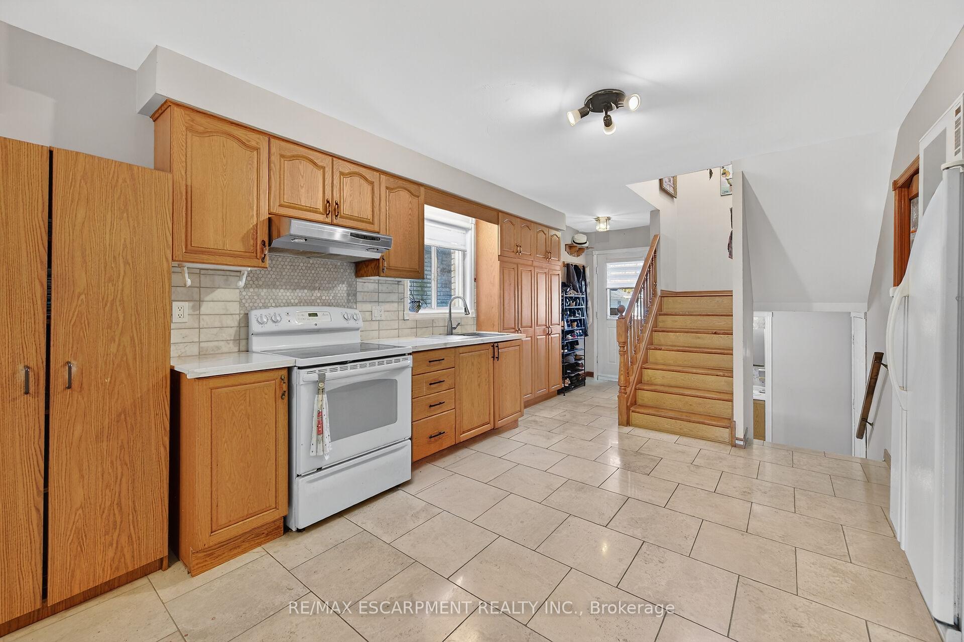 Photo 10 of 36 Cluny Avenue, Hamilton, Crown Point — HOMEH