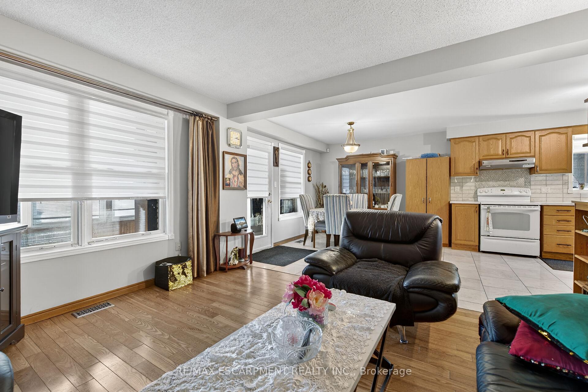 Photo 21 of 36 Cluny Avenue, Hamilton, Crown Point — HOMEH