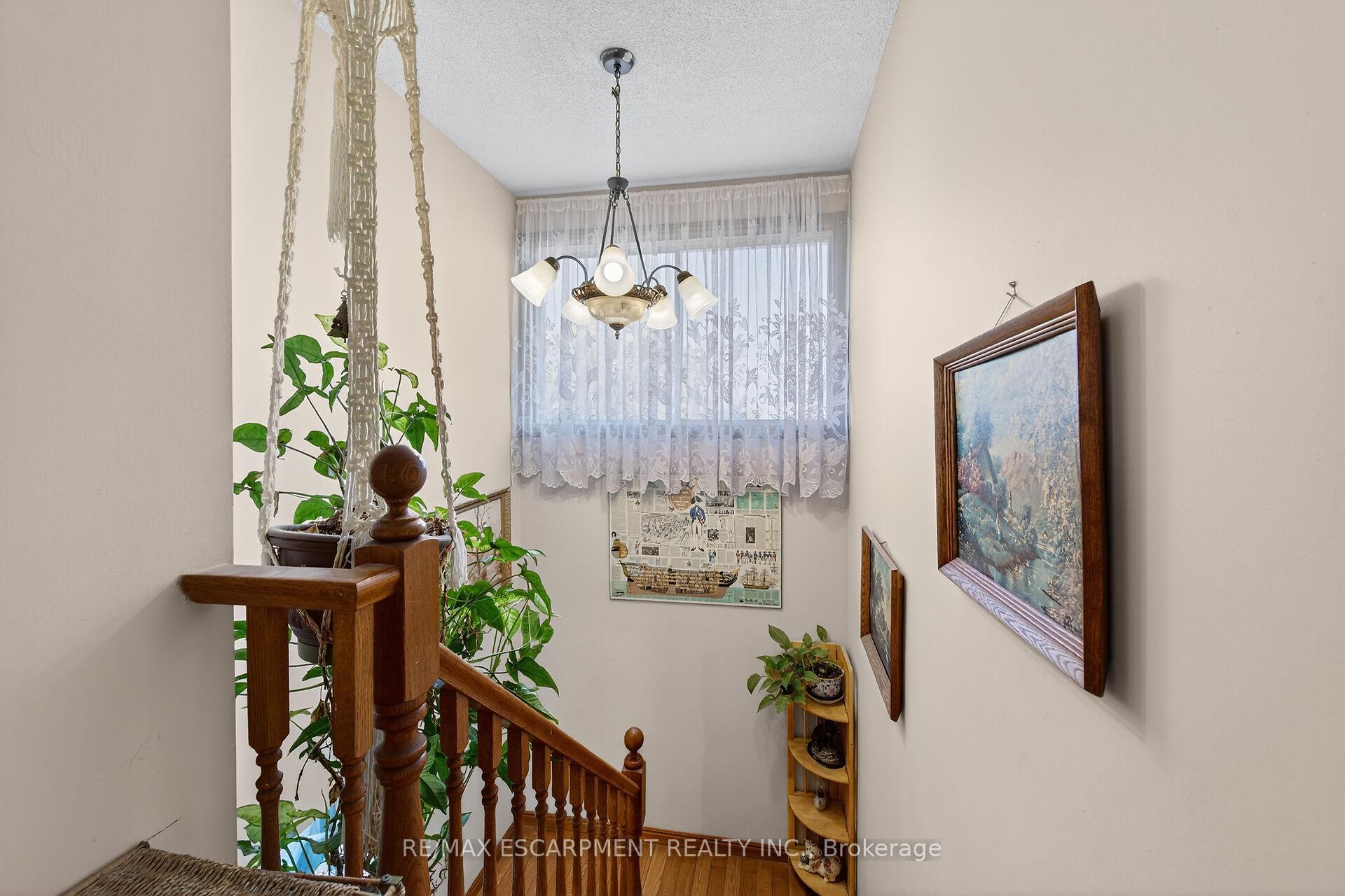 Photo 24 of 36 Cluny Avenue, Hamilton, Crown Point — HOMEH