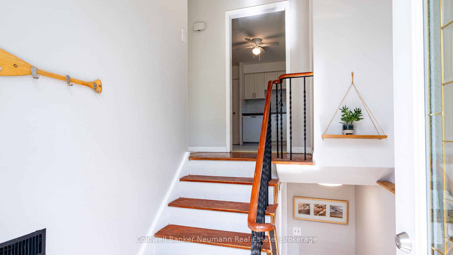 Photo 5 of 54 Conroy Crescent, Guelph, Dovercliffe Park/Old University — HOMEH