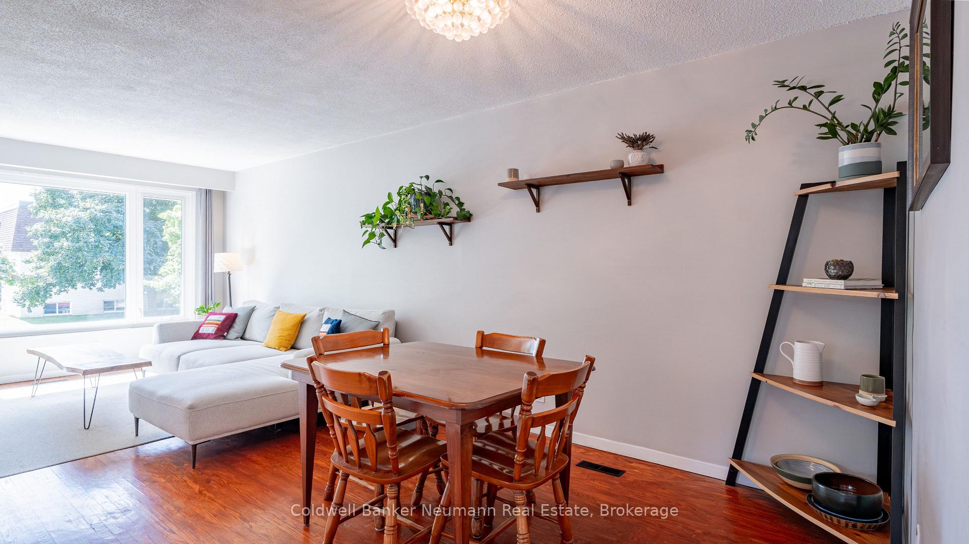 Photo 12 of 54 Conroy Crescent, Guelph, Dovercliffe Park/Old University — HOMEH